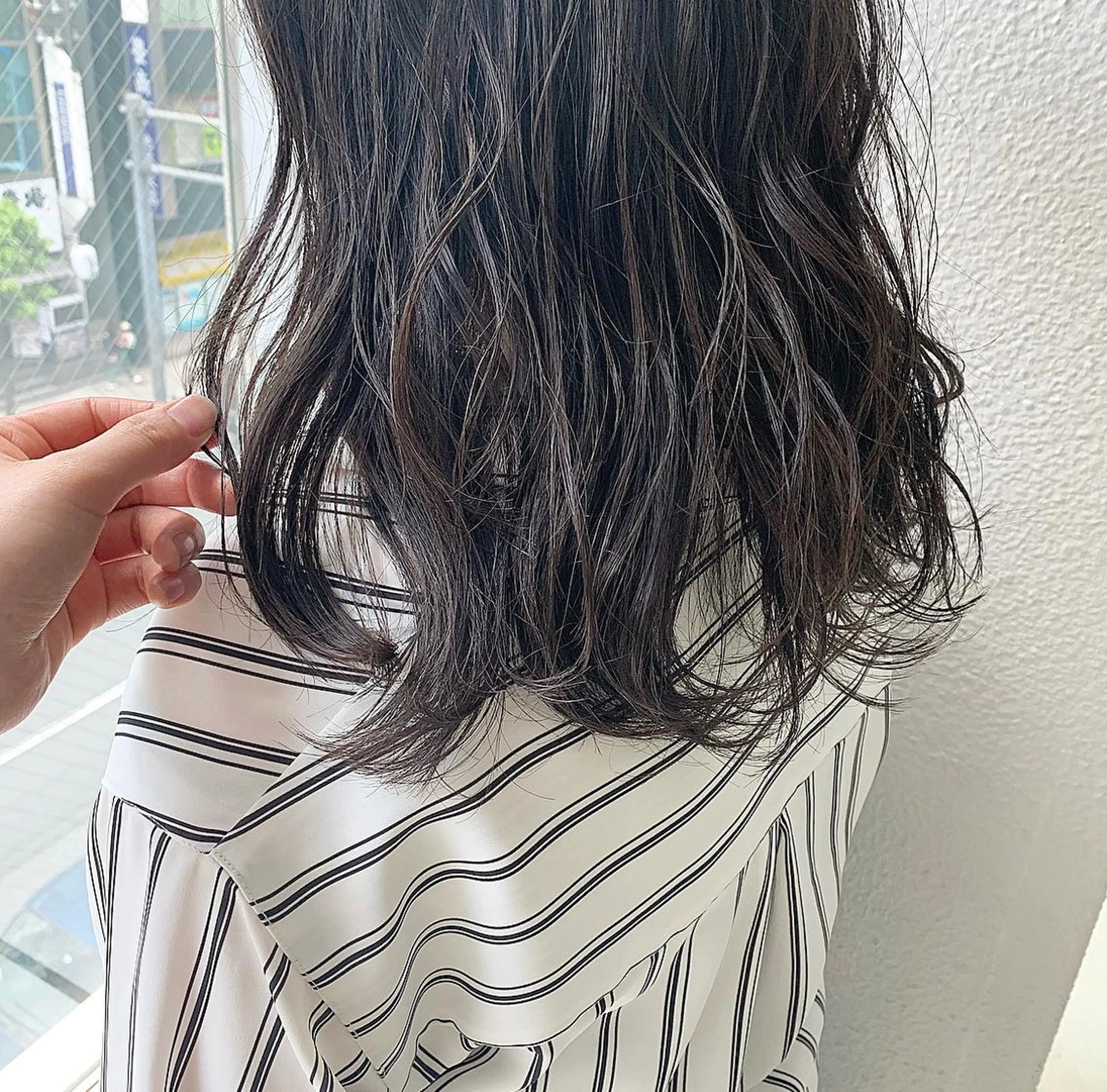 カラー アッシュ アッシュグレー 小泉 葵のヘアスタイル