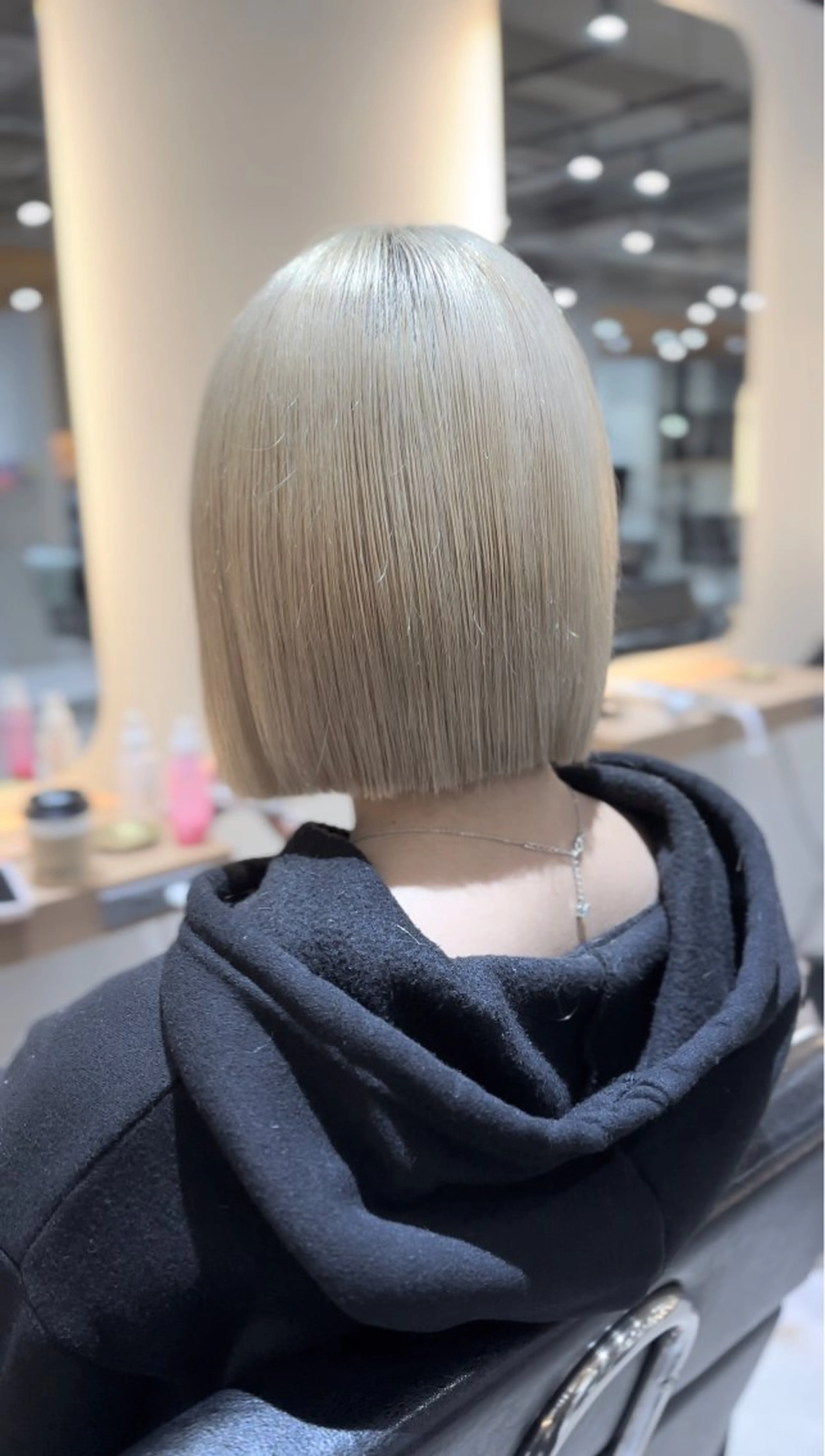ミディアム カラー ブリーチ ケアブリーチ イヤリングカラー インナーカラー カット ヘアカラー トリートメント レイヤーカット/ ブリーチカラー/雅人のヘアスタイル