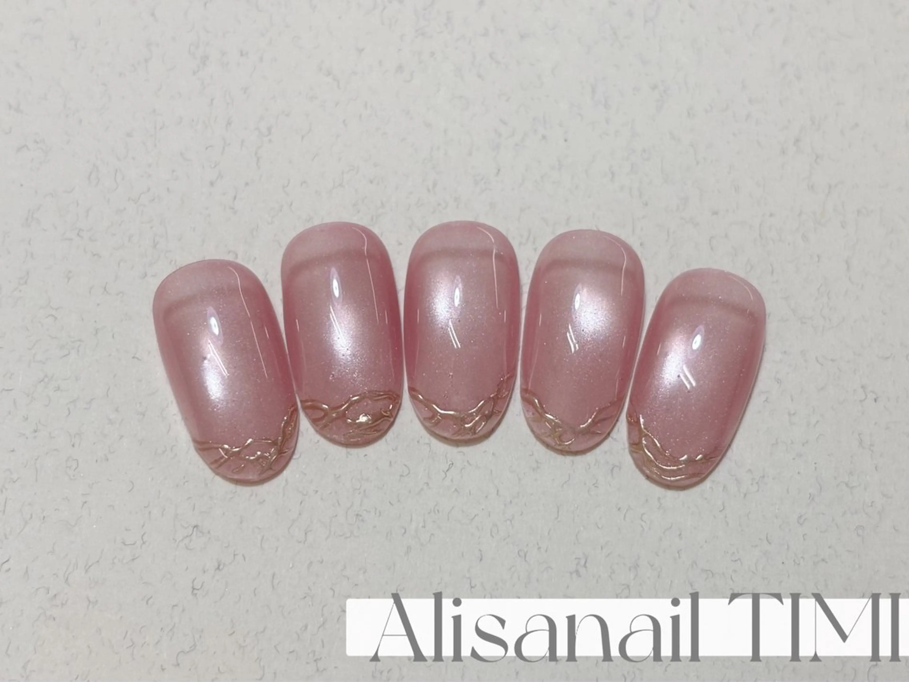 ネイル フレンチネイル マグネットネイル マグネットワンカラー ミラーネイル ワンカラーネイル ハンドネイル Alisa nail Timiのネイルデザイン