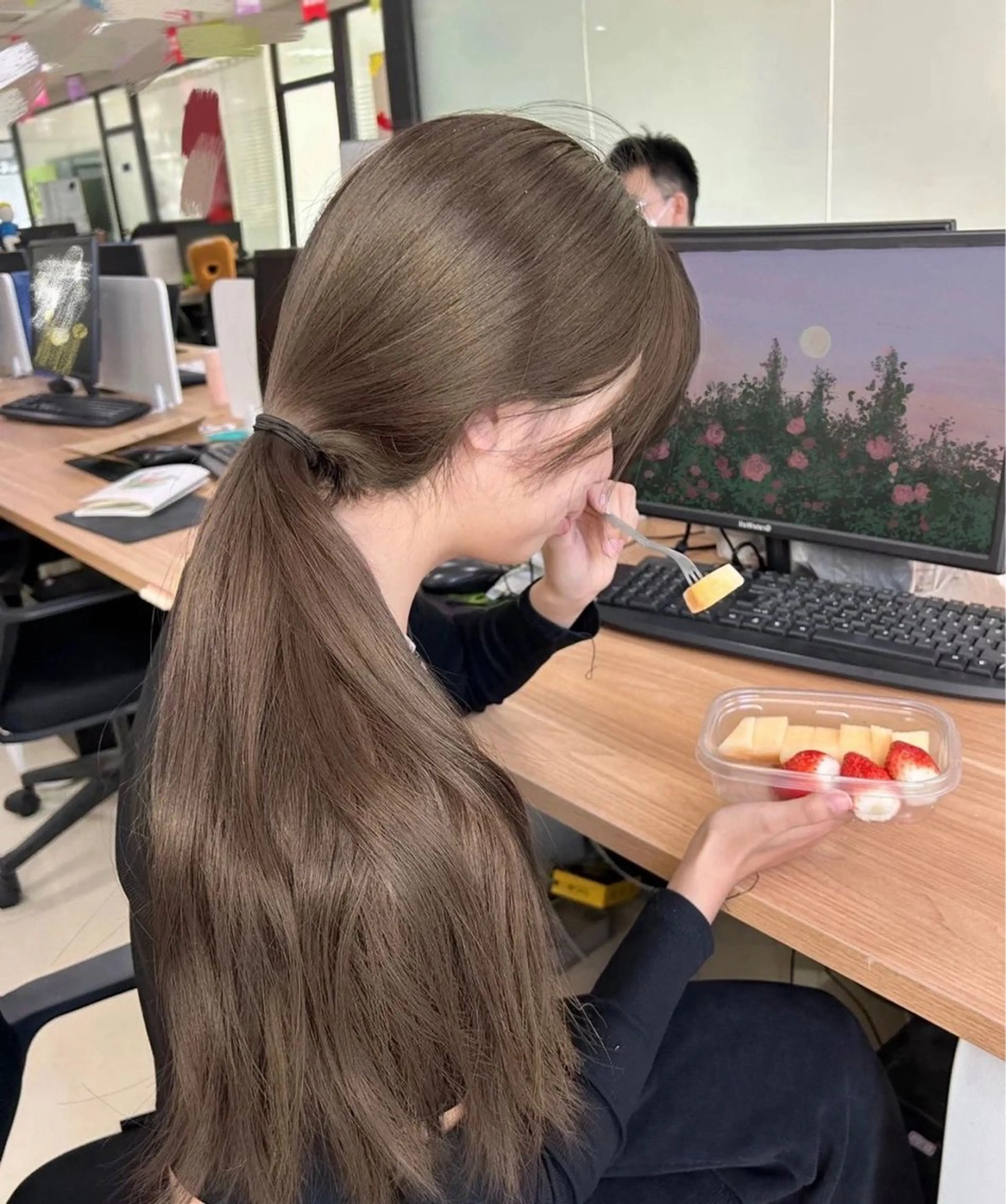ロング カラー パーマ ヘアアレンジ カット ヘアカラー トリートメント ヘッドスパ ヘアセット 🤍レイヤーカット/ ベージュヘア🤍のヘアスタイル