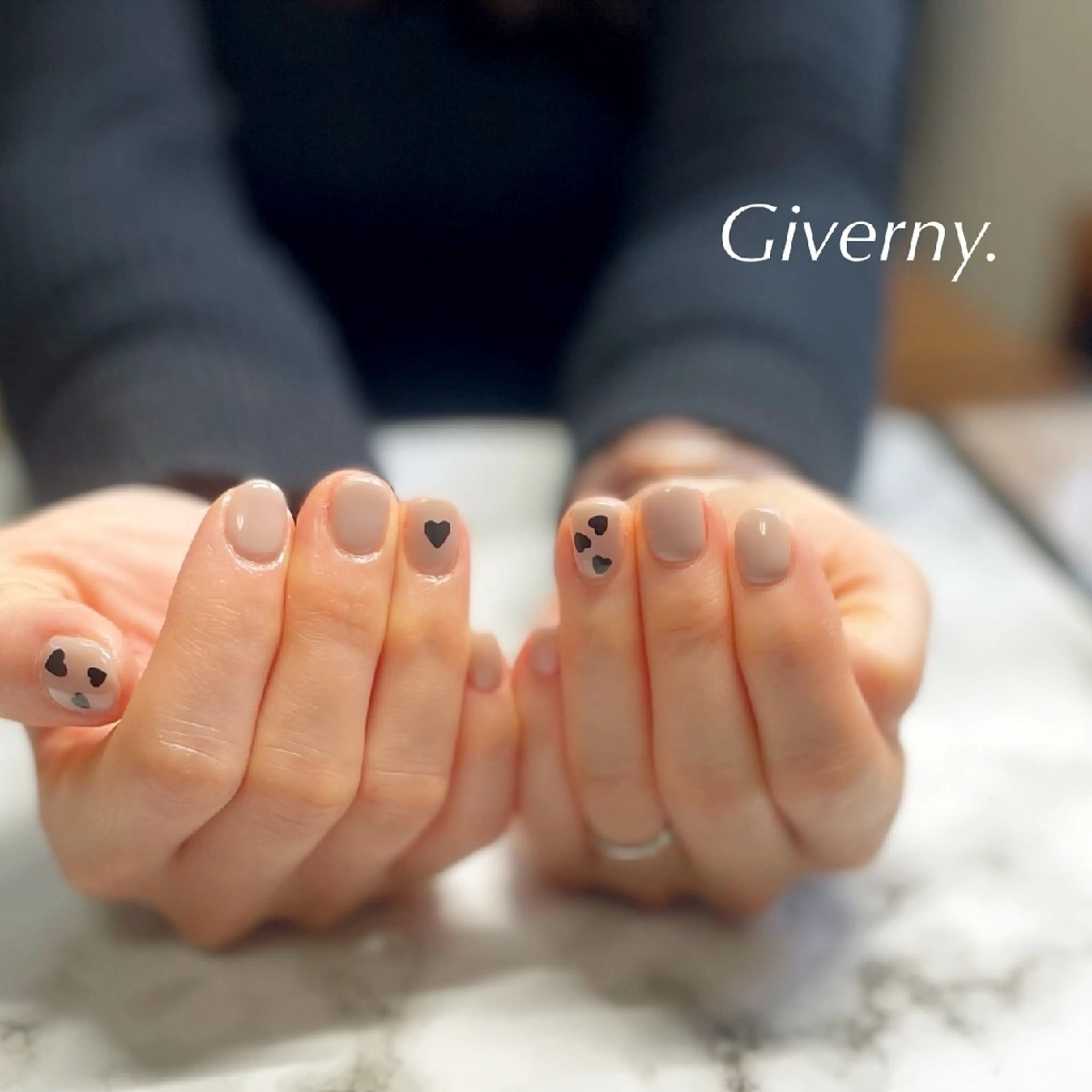 ネイル ハート ワンカラーネイル ハンドネイル Giverny .のネイルデザイン