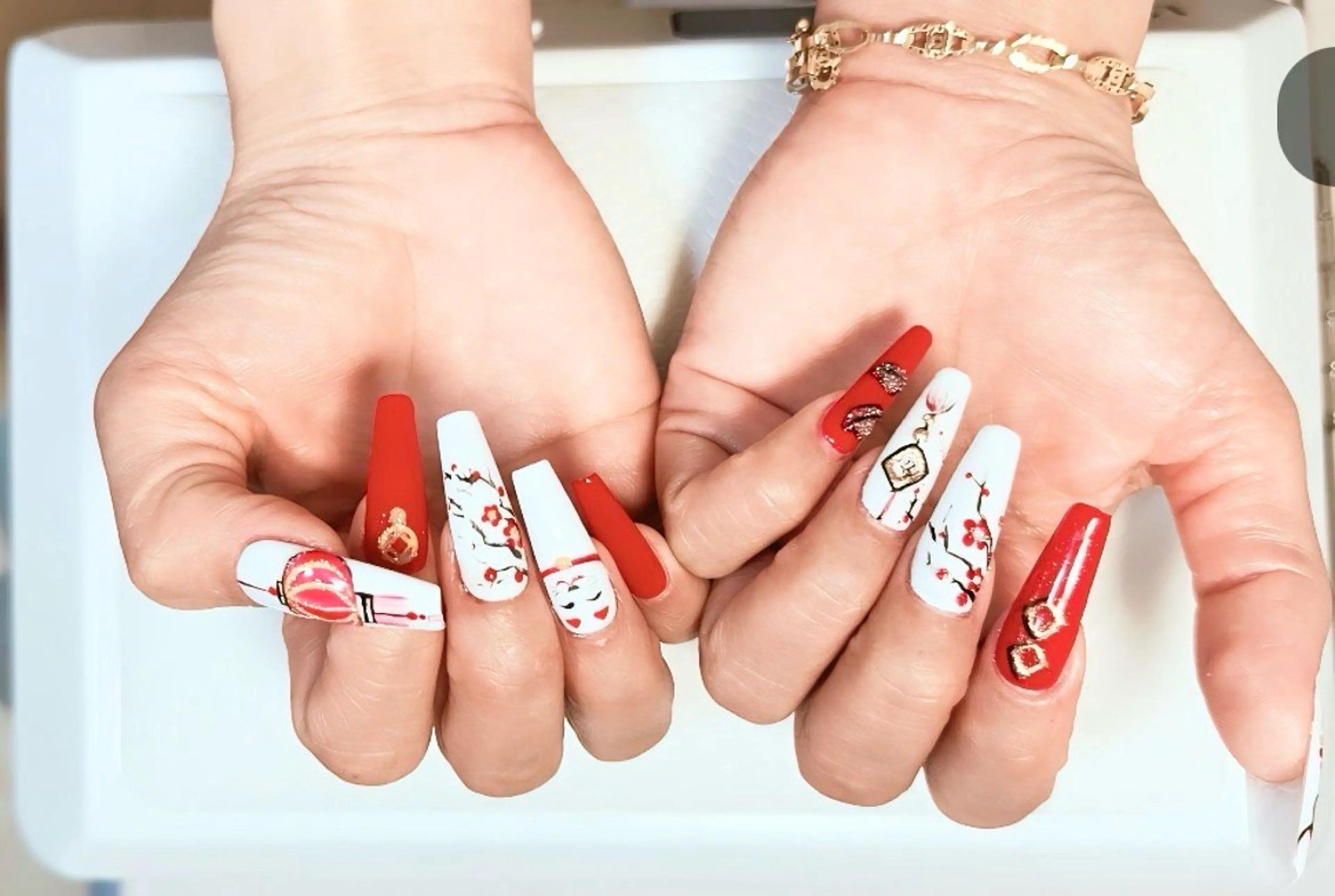 ネイル NekoNailsalon所属・グエン アンのネイルデザイン