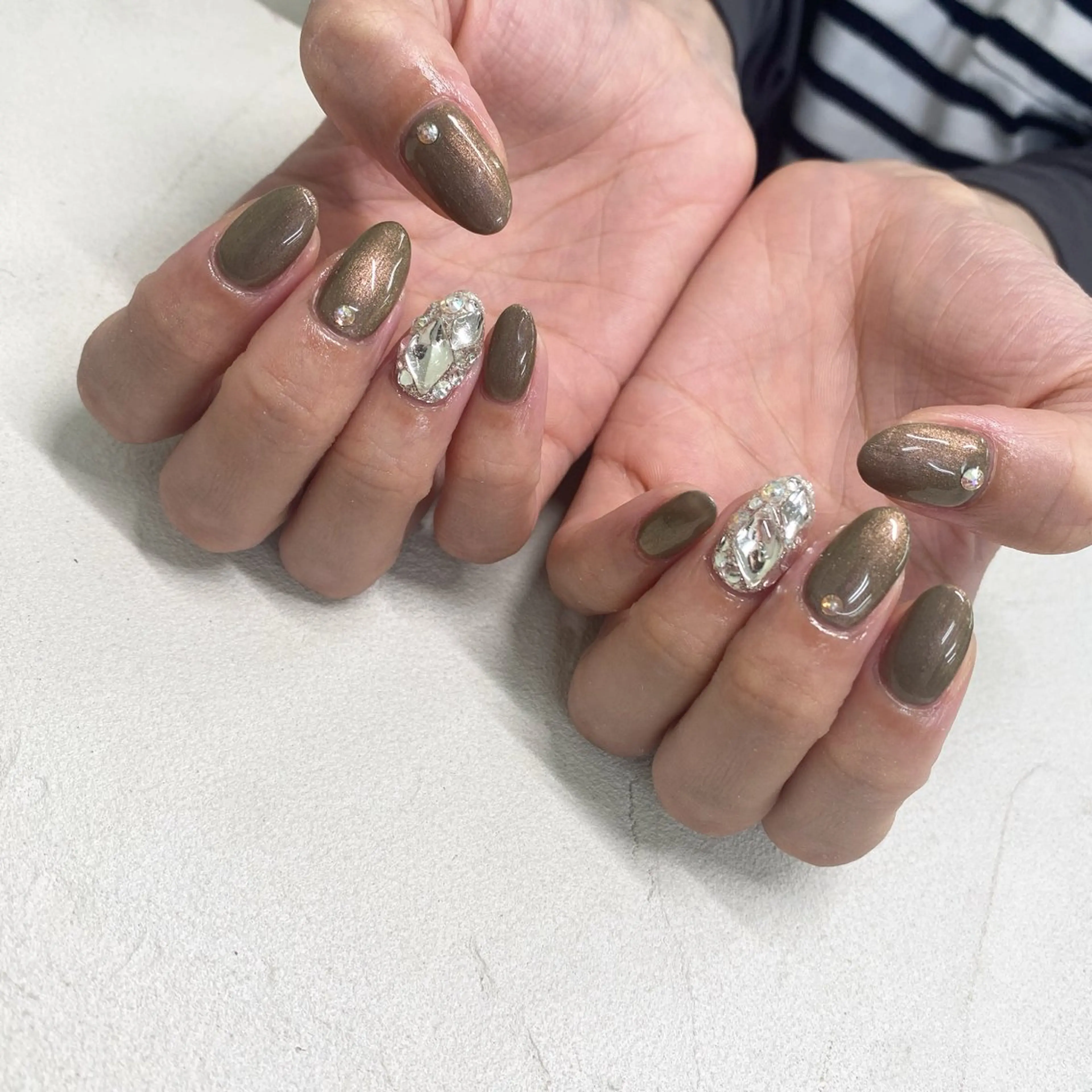 ネイル ハンドネイル Bianca🩶 TAMIYAのネイルデザイン