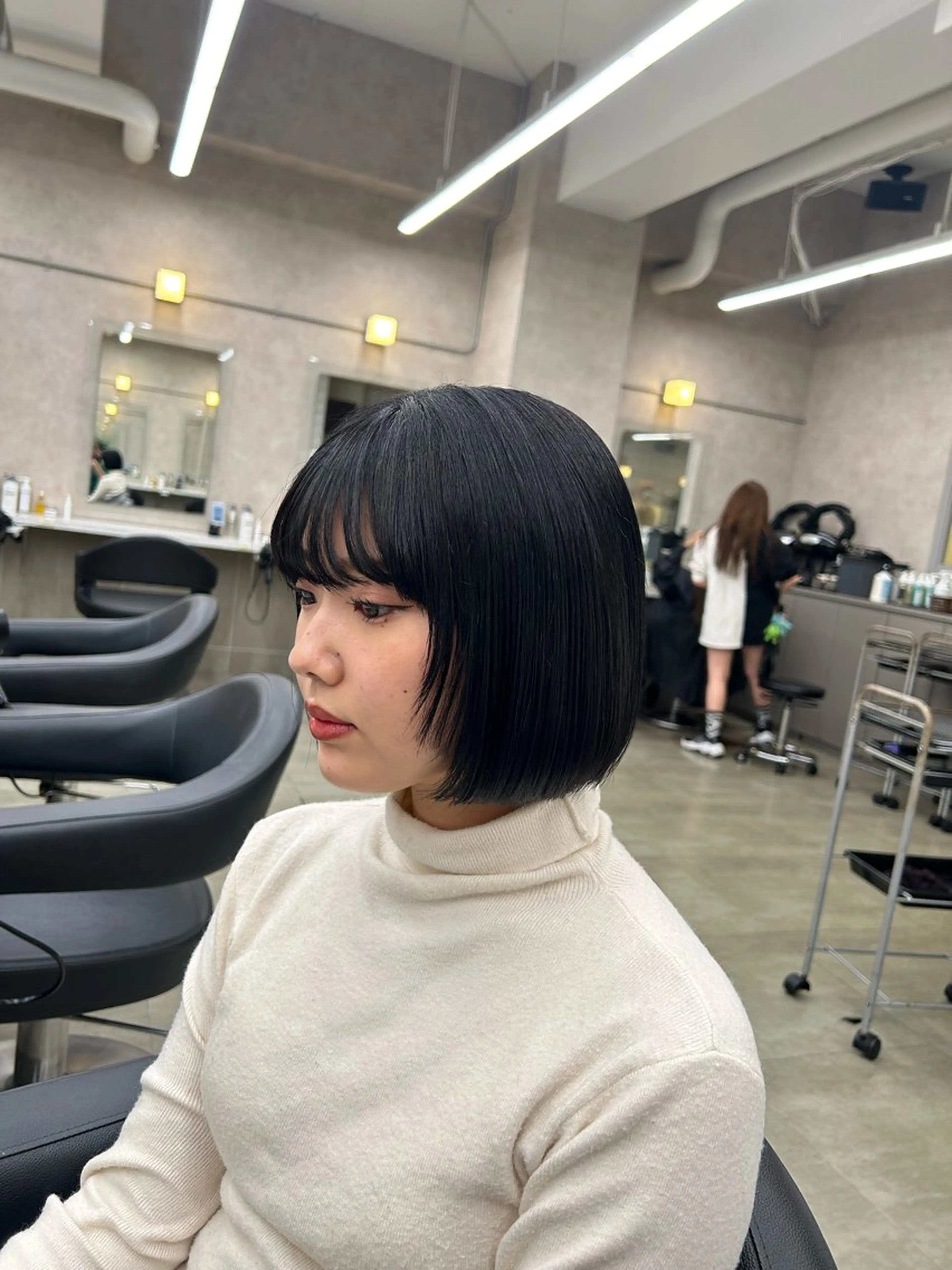 カラー カット ヘアカラー トリートメント ベージュ／ピンク【く すみカラー】レイヤーのヘアスタイル