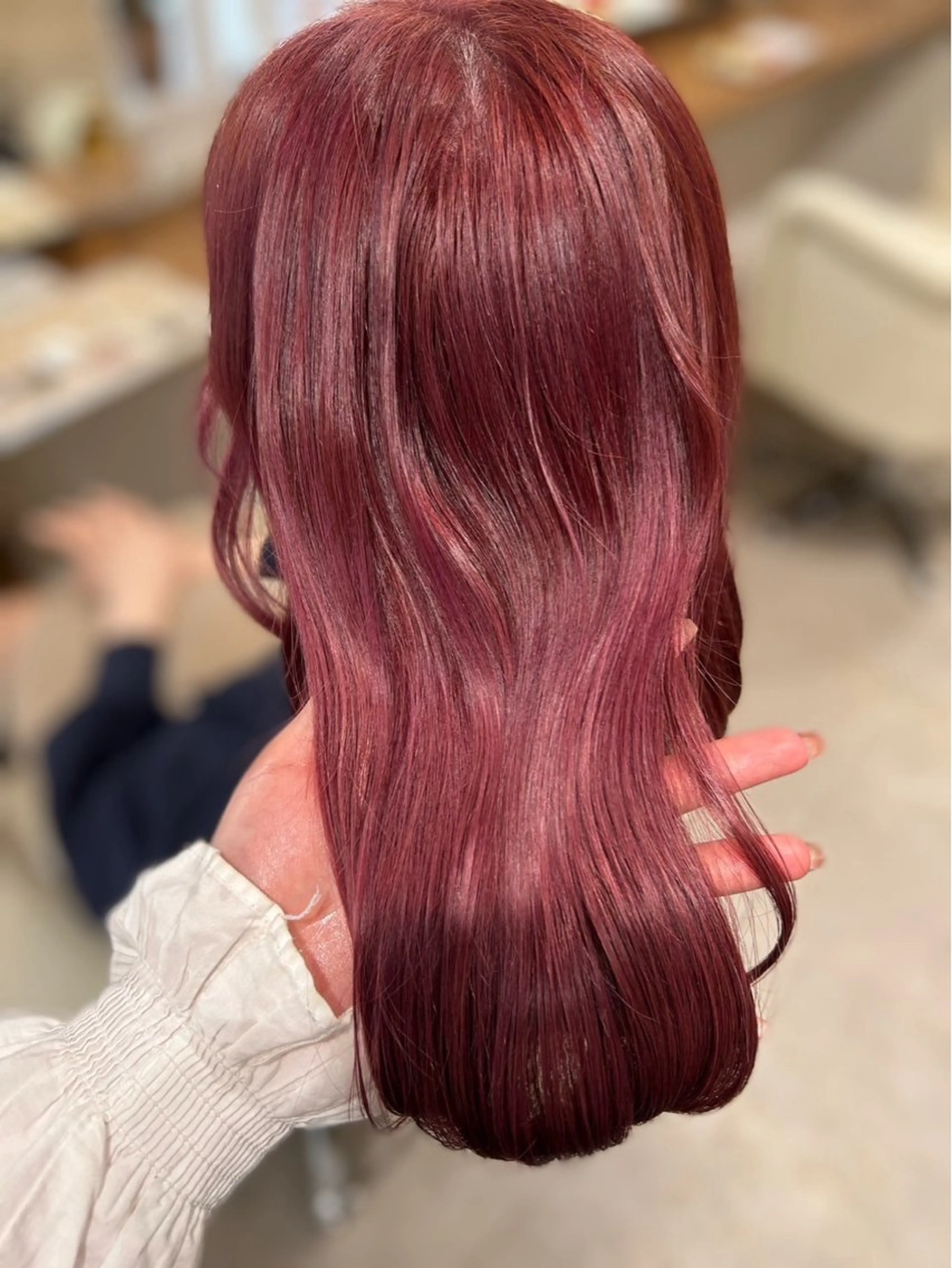 ロング 村上 綾音のヘアスタイル