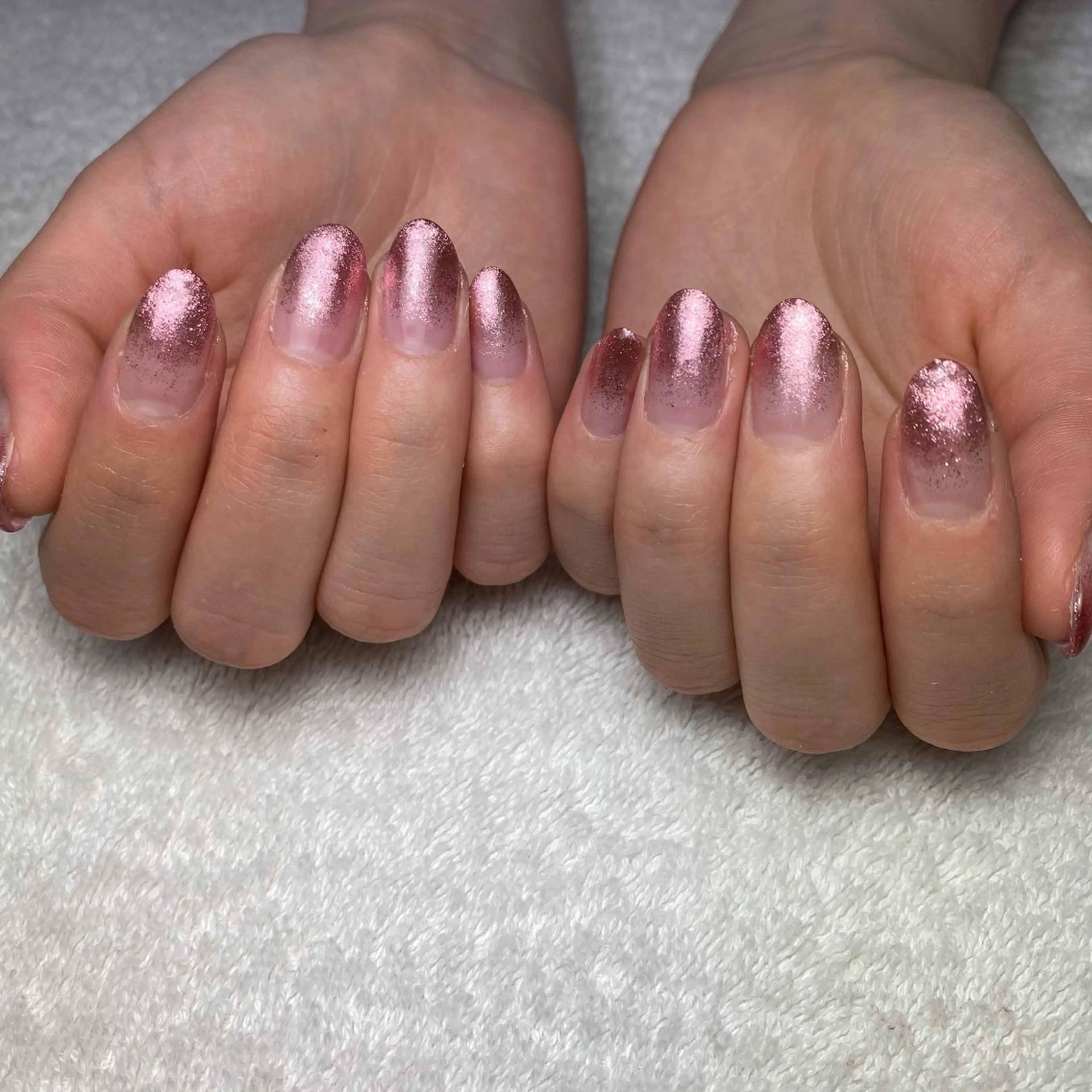 ネイル グラデーション ラメ(グリッター) ラメグラデーション ピンク ハンドネイル COCO+所属・COCO +のエステ・リラクイメージ