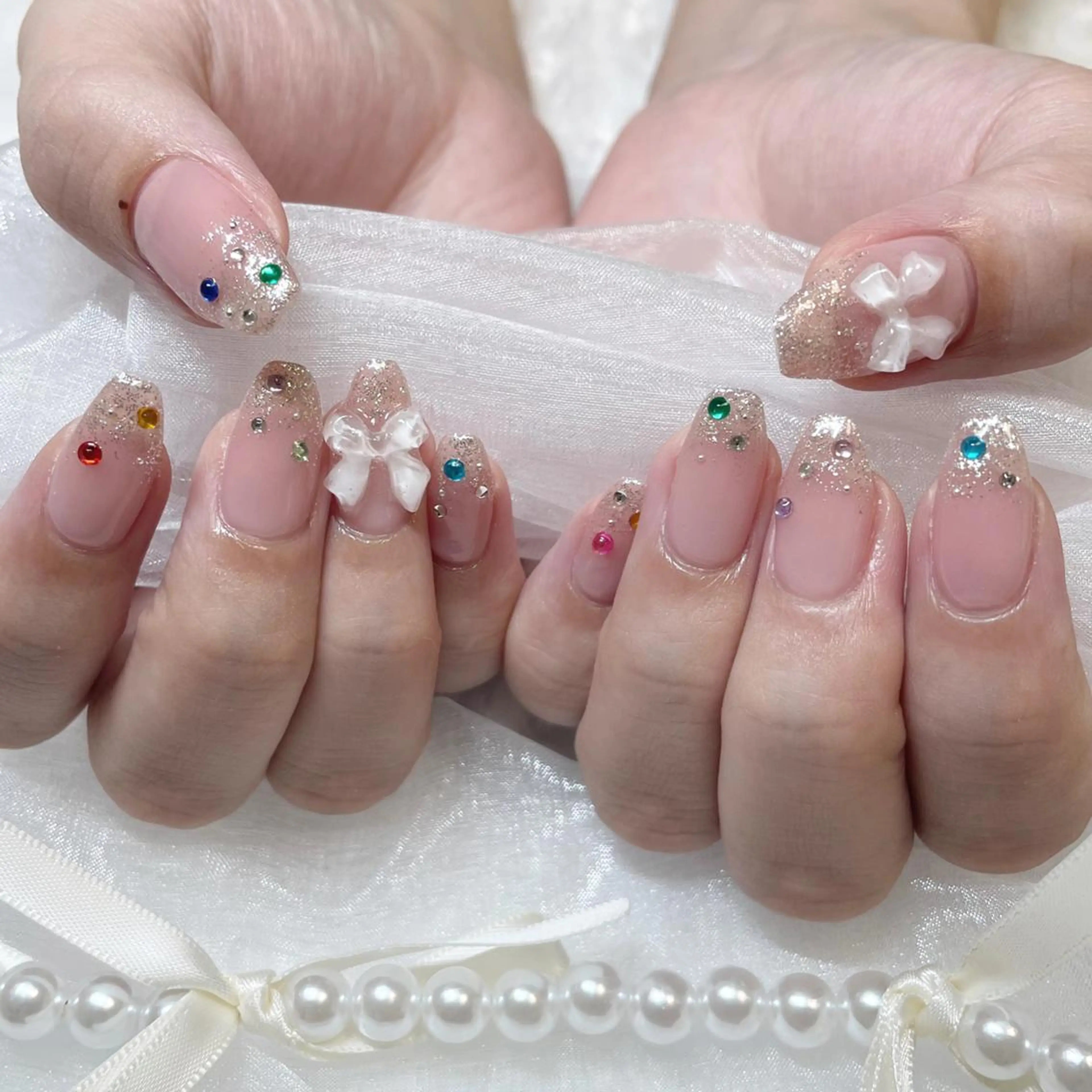 ネイル ジェルネイル 韓国ネイル ラメ(グリッター) ラメグラデーション 持ち込み ハンドネイル fiore nail 🦋のネイルデザイン