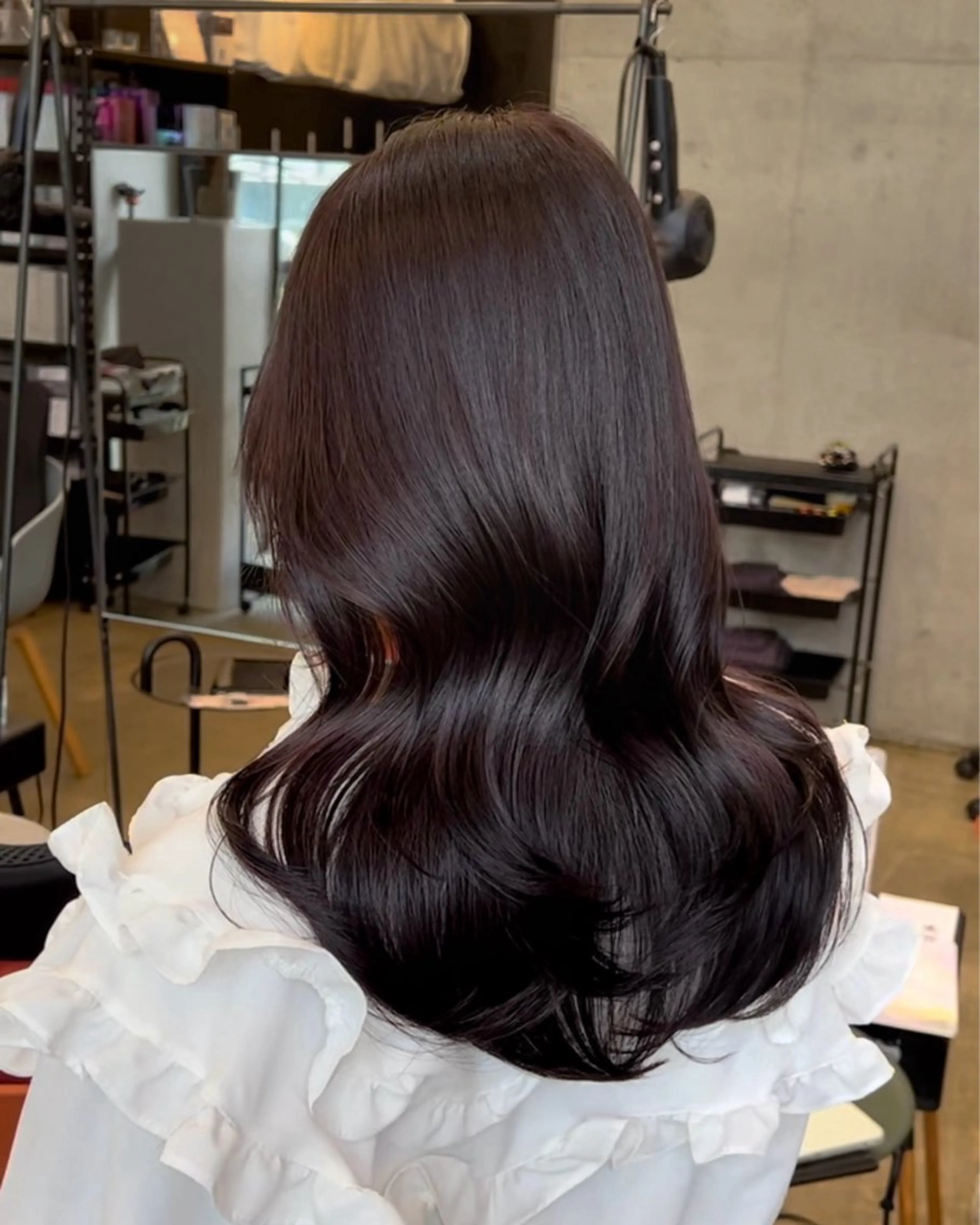 ミディアム カラー ボルドーカラー 💐綺麗めレイヤー 、透明感カラー✨のヘアスタイル