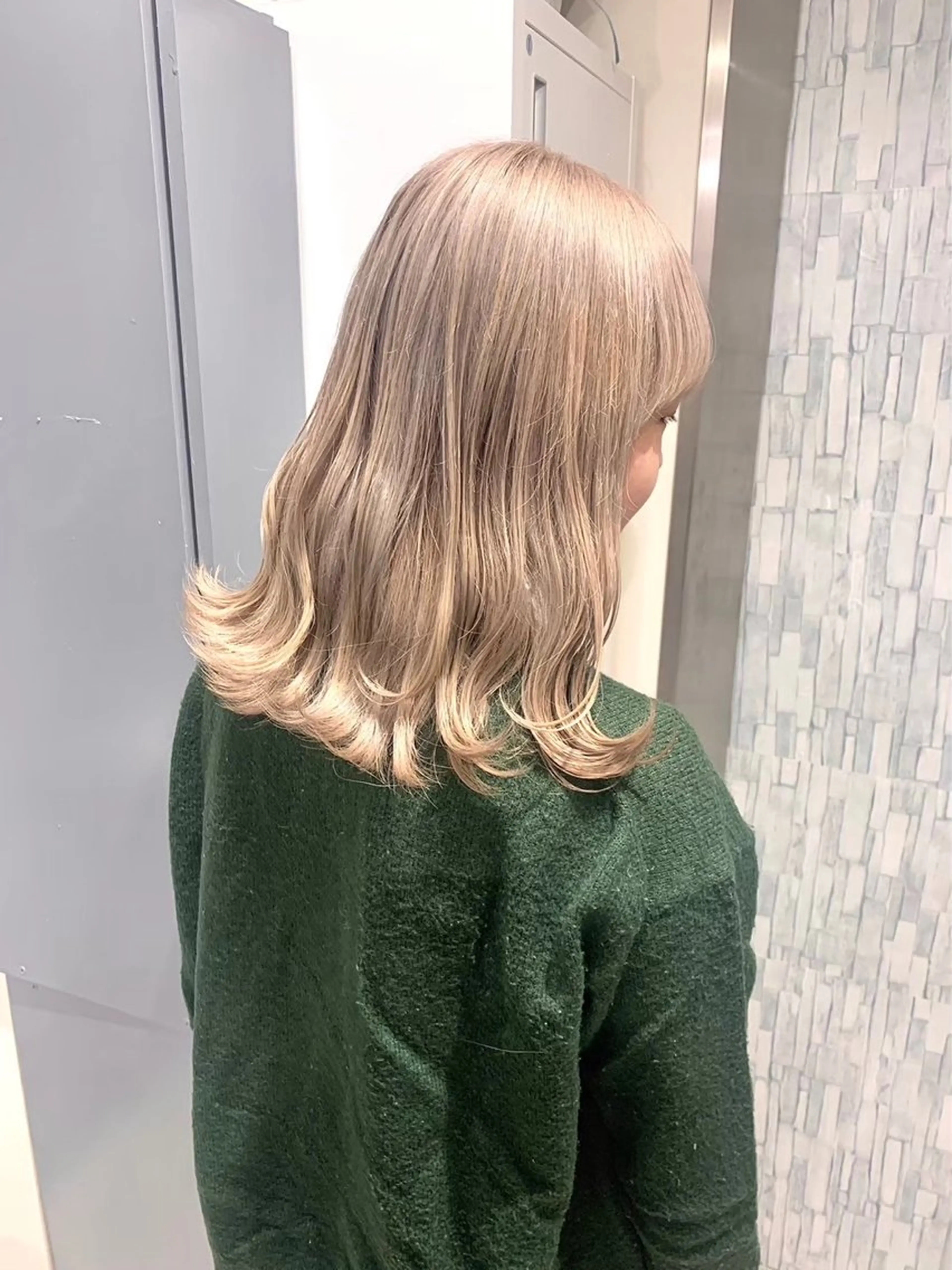 【⭐️1日でハイトーンにしたい方必見⭐️】ブリーチ2回+N.カラー+クイックトリートメントの写真