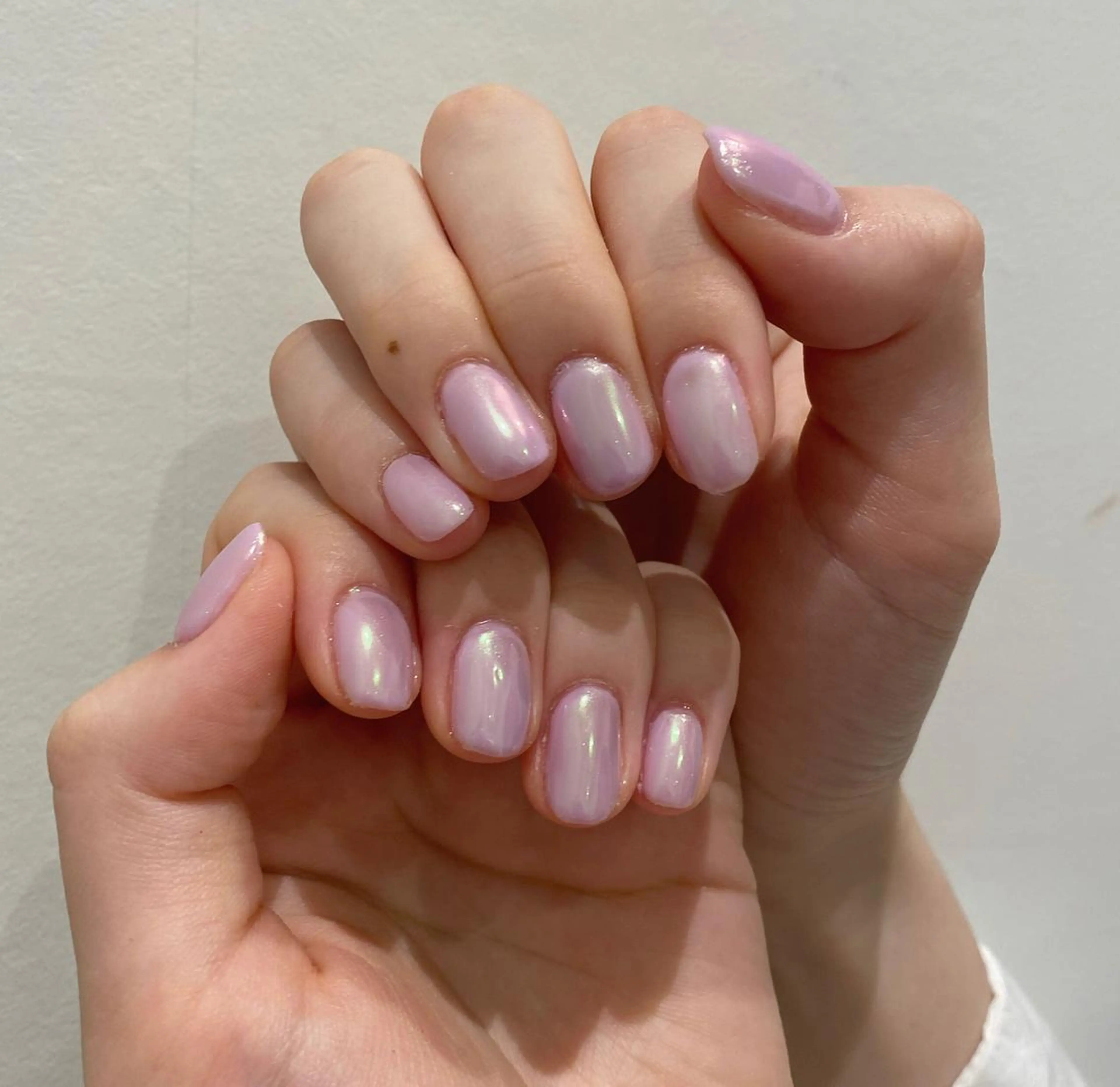 ネイル オーロラネイル PLATINUM   DOLL【プラチナムドール】所属・ひろこ eyelist🎀のマツエク・マツパデザイン