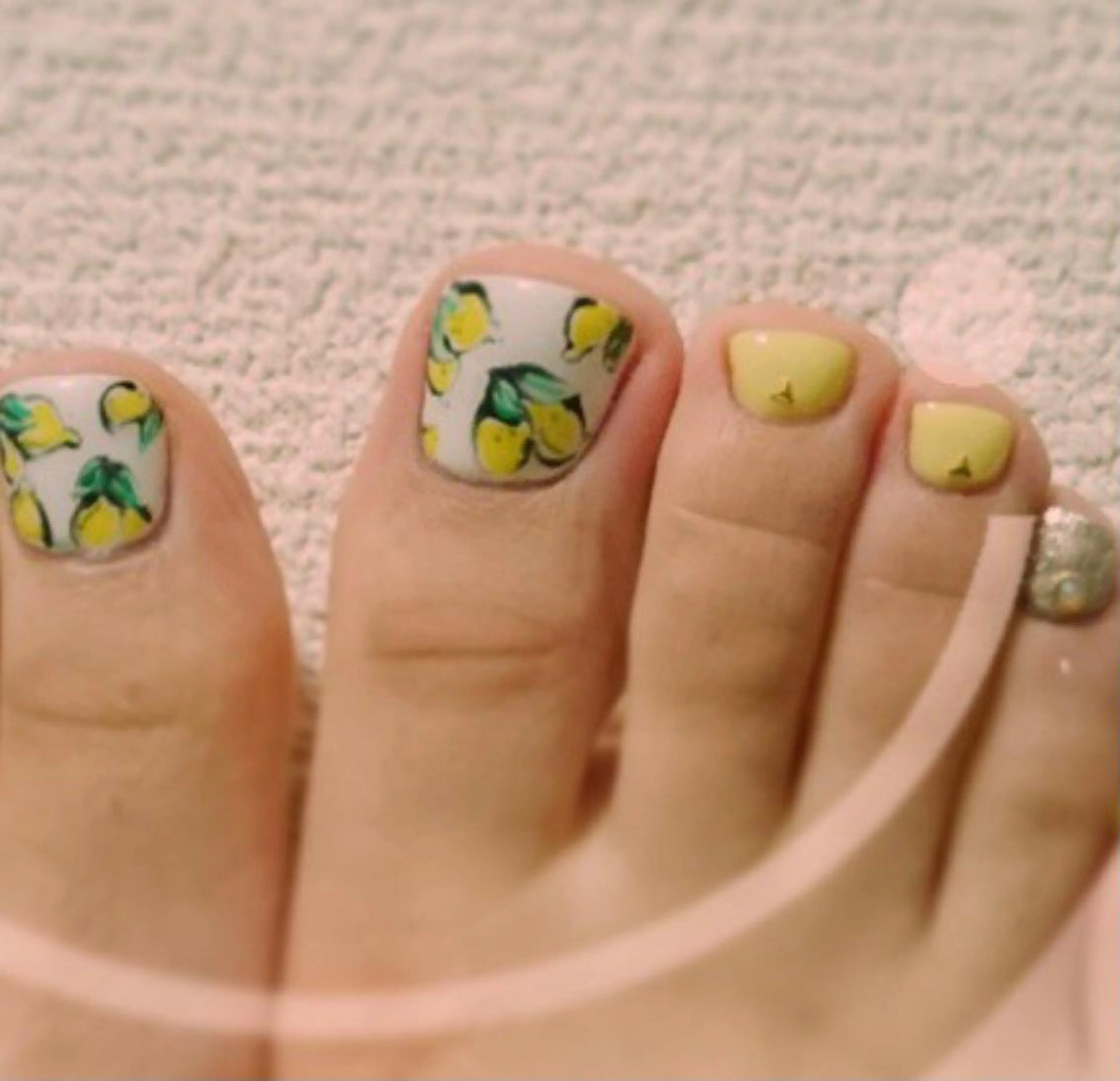 ネイル フットネイル takanashi yumiのネイルデザイン