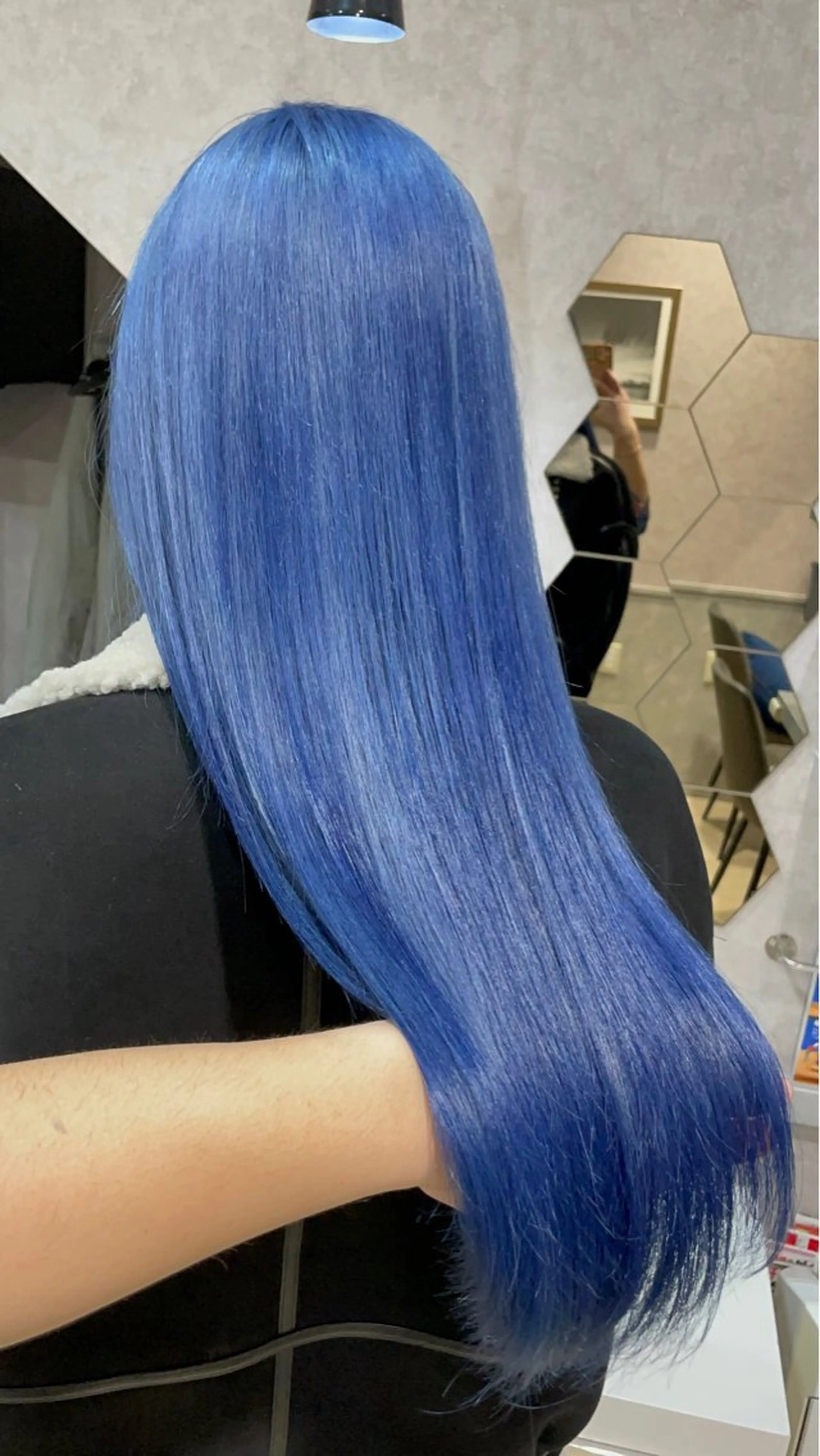 ロング カラー ブリーチ ブルーカラー ケアブリーチ 透明感カラー ヘアカラー Taku ／ケアハイトーンのヘアスタイル