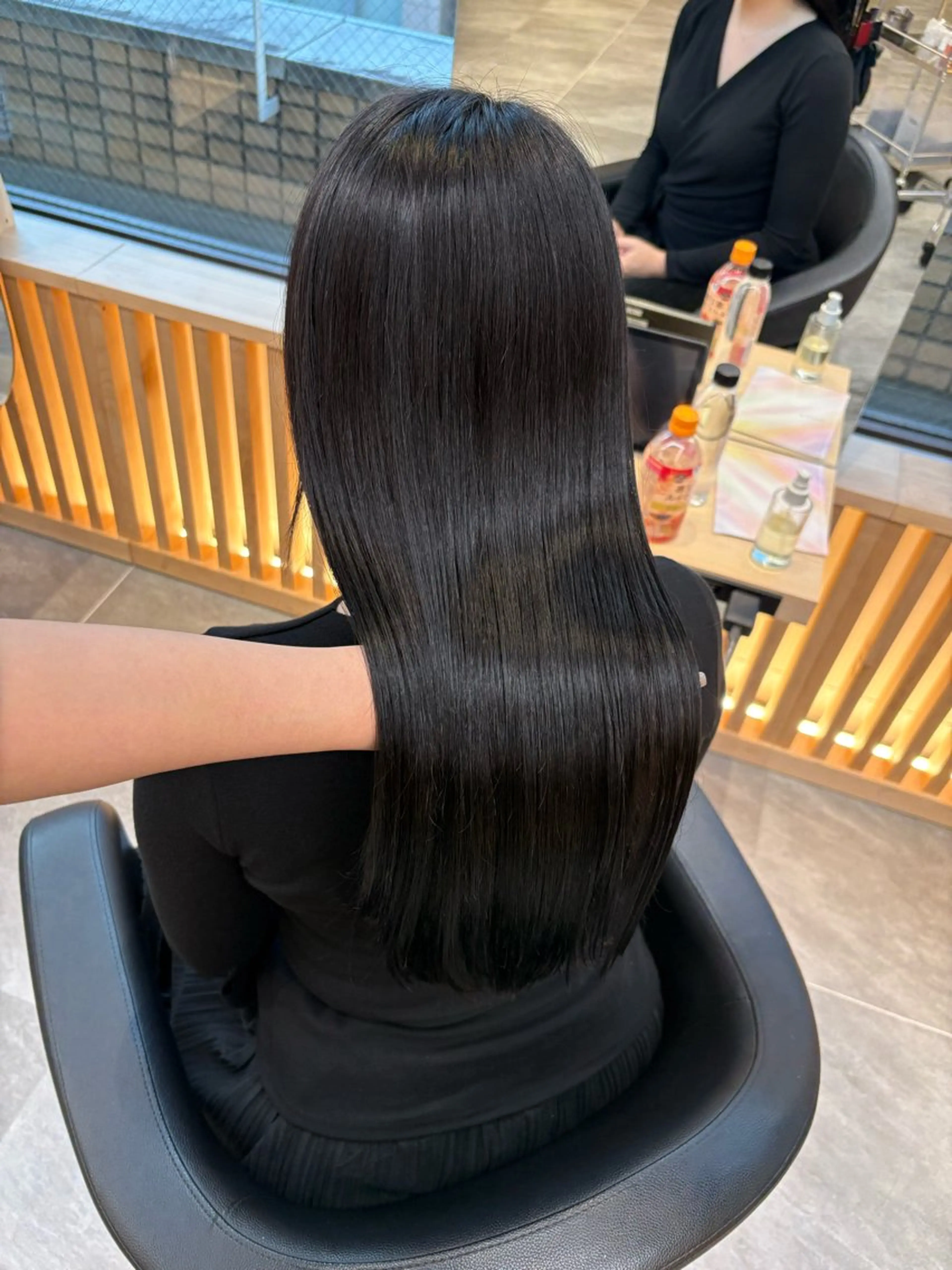 ロング カラー ヘアアレンジ ヘアカラー トリートメント ヘッドスパ ヘアセット nana【艶髪】/ 顔まわり/縮毛矯正のヘアスタイル