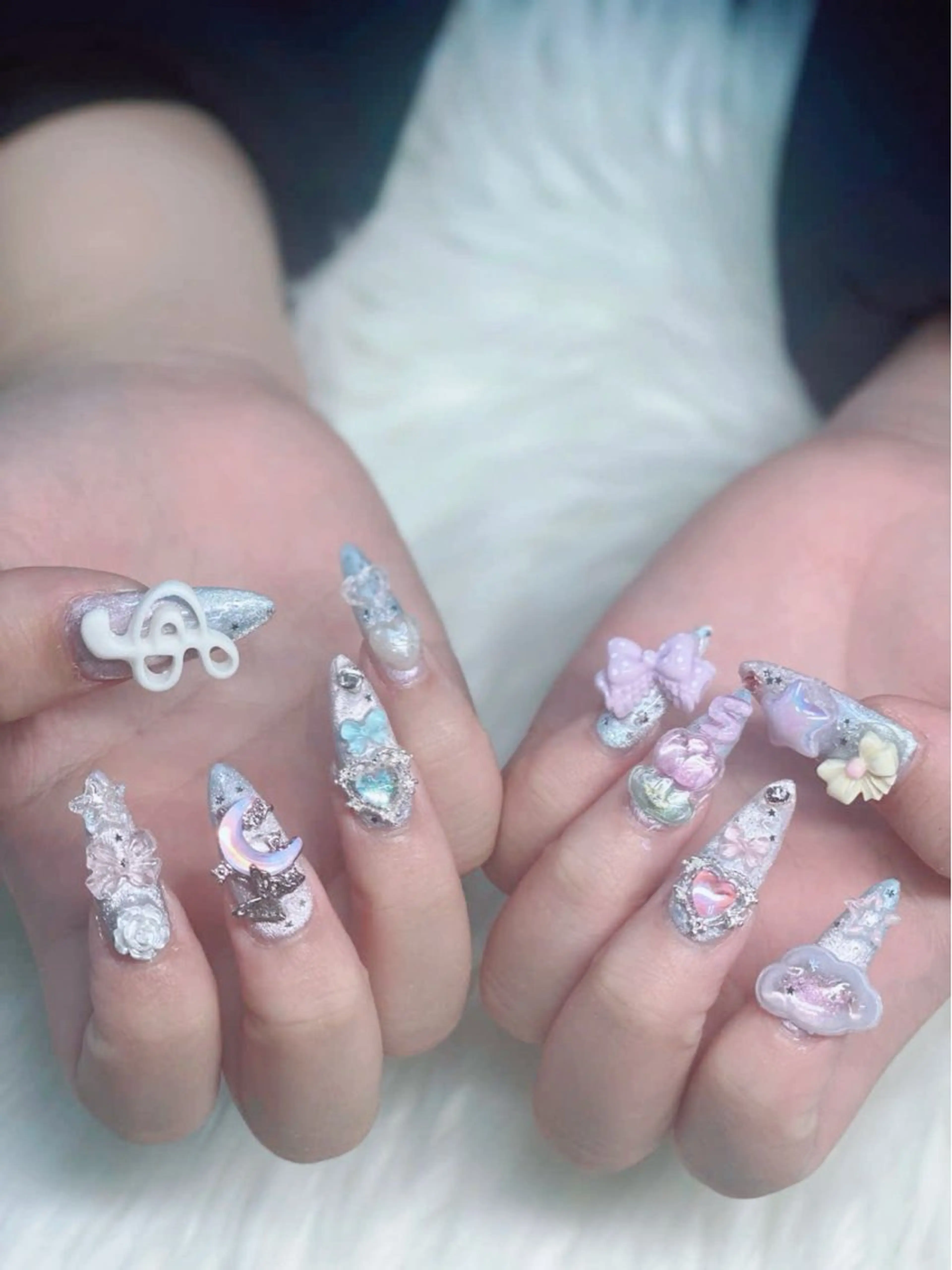ネイル フレンチネイル グラデーション キラキラネイル 韓国ネイル マグネットネイル ハンドネイル ハンドケア Hara Nail 【パラジェル使用】のネイルデザイン