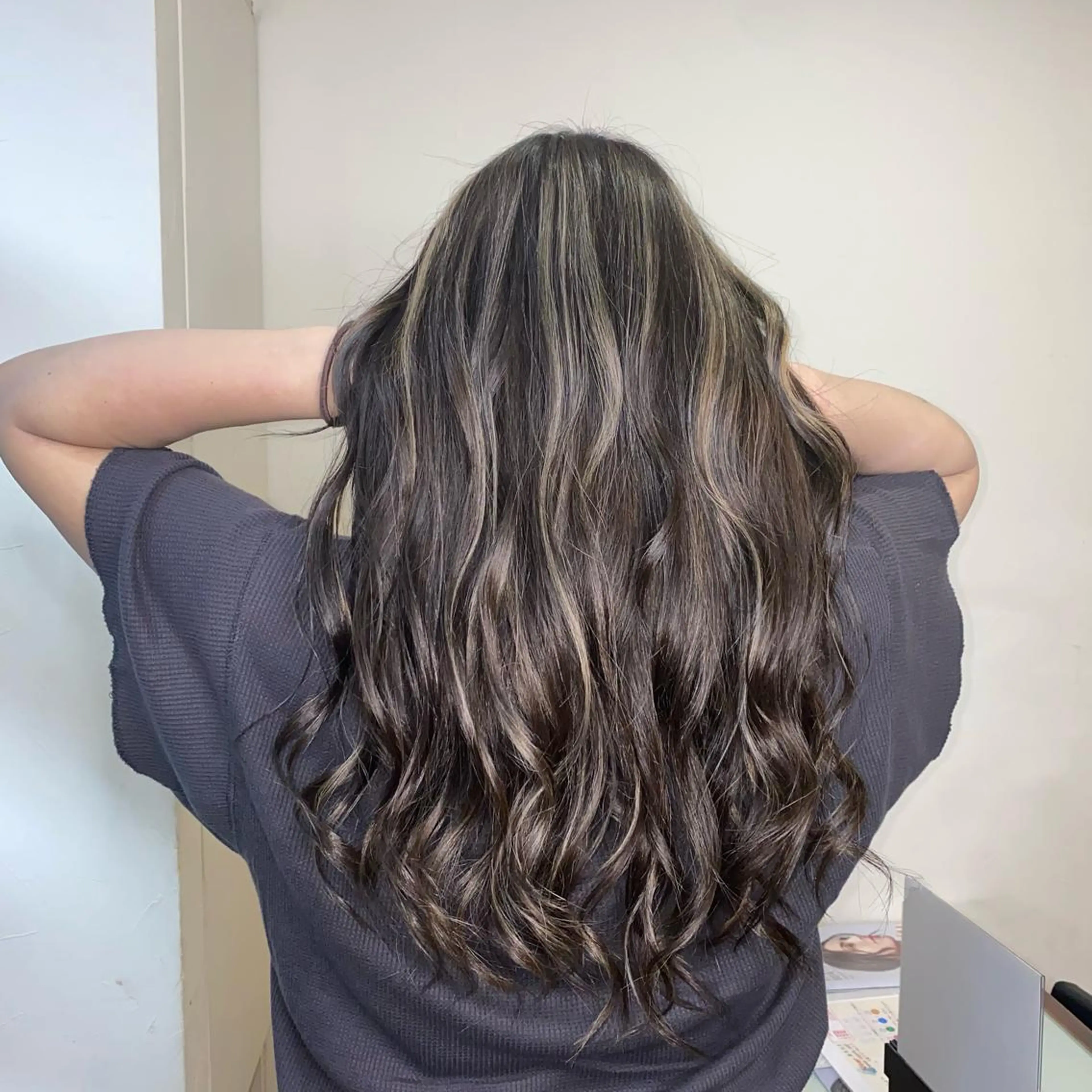 セミロング カラー ヘアアレンジ ハイライトカラー ハイライト ekolu北梅田店所属・梅田中崎町髪質改善 /オキヒロト/エコルのヘアスタイル