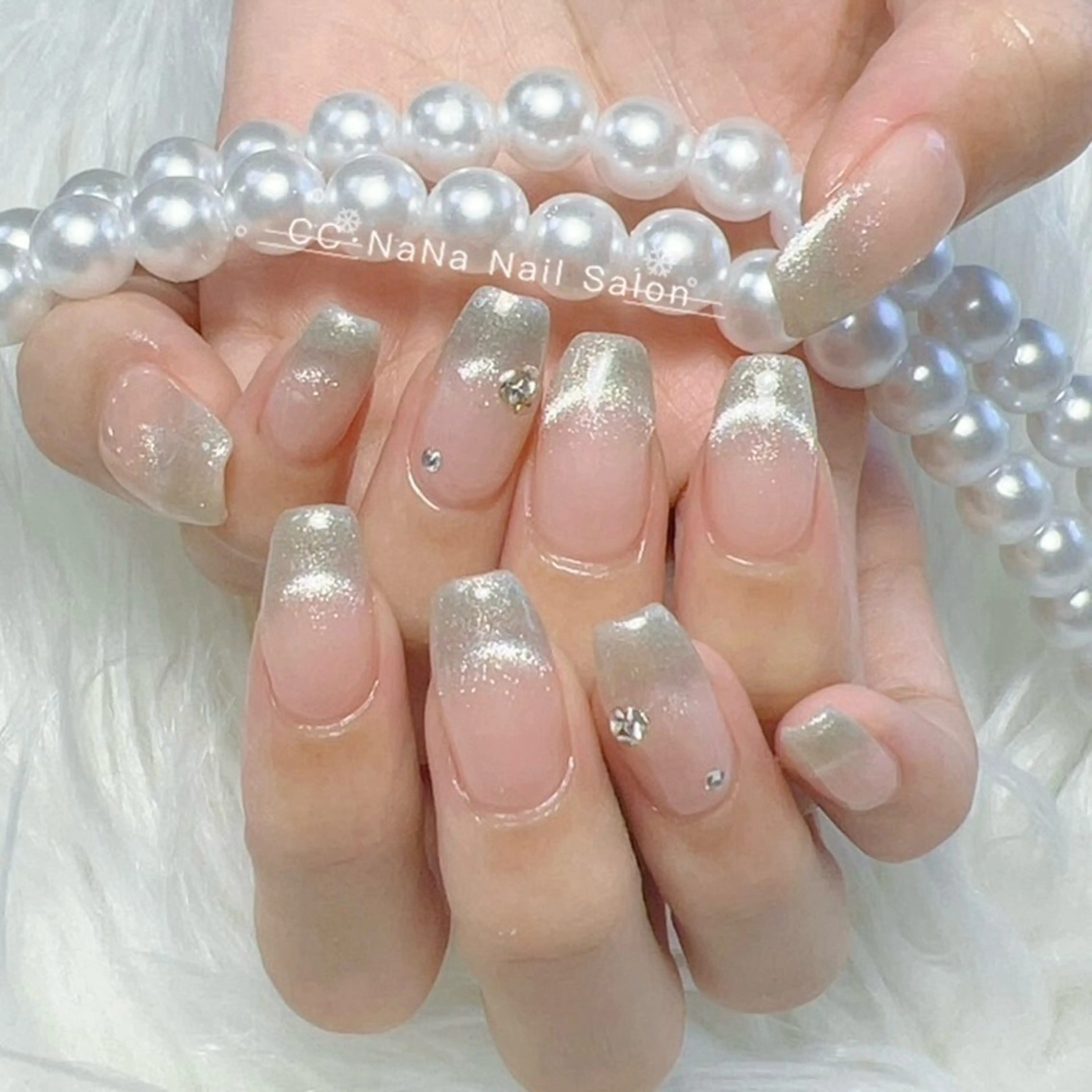 ネイル ストーンネイル ハンドネイル 💎CC・NaNa 韓国風ネイル🌙のネイルデザイン