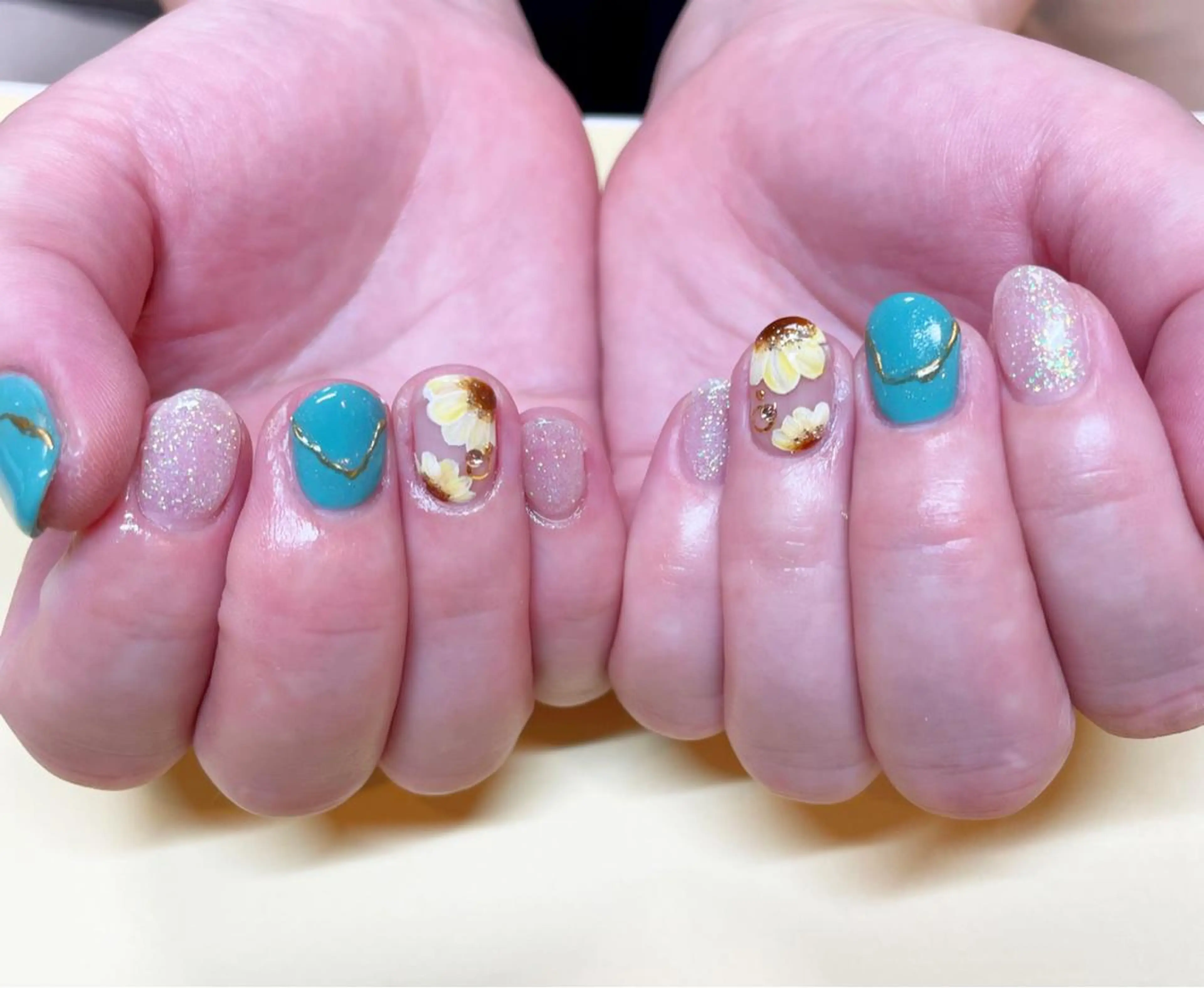 ミディアム ネイル Re:st〔リスト〕所属・ayane Re:st〔リスト〕のネイルデザイン