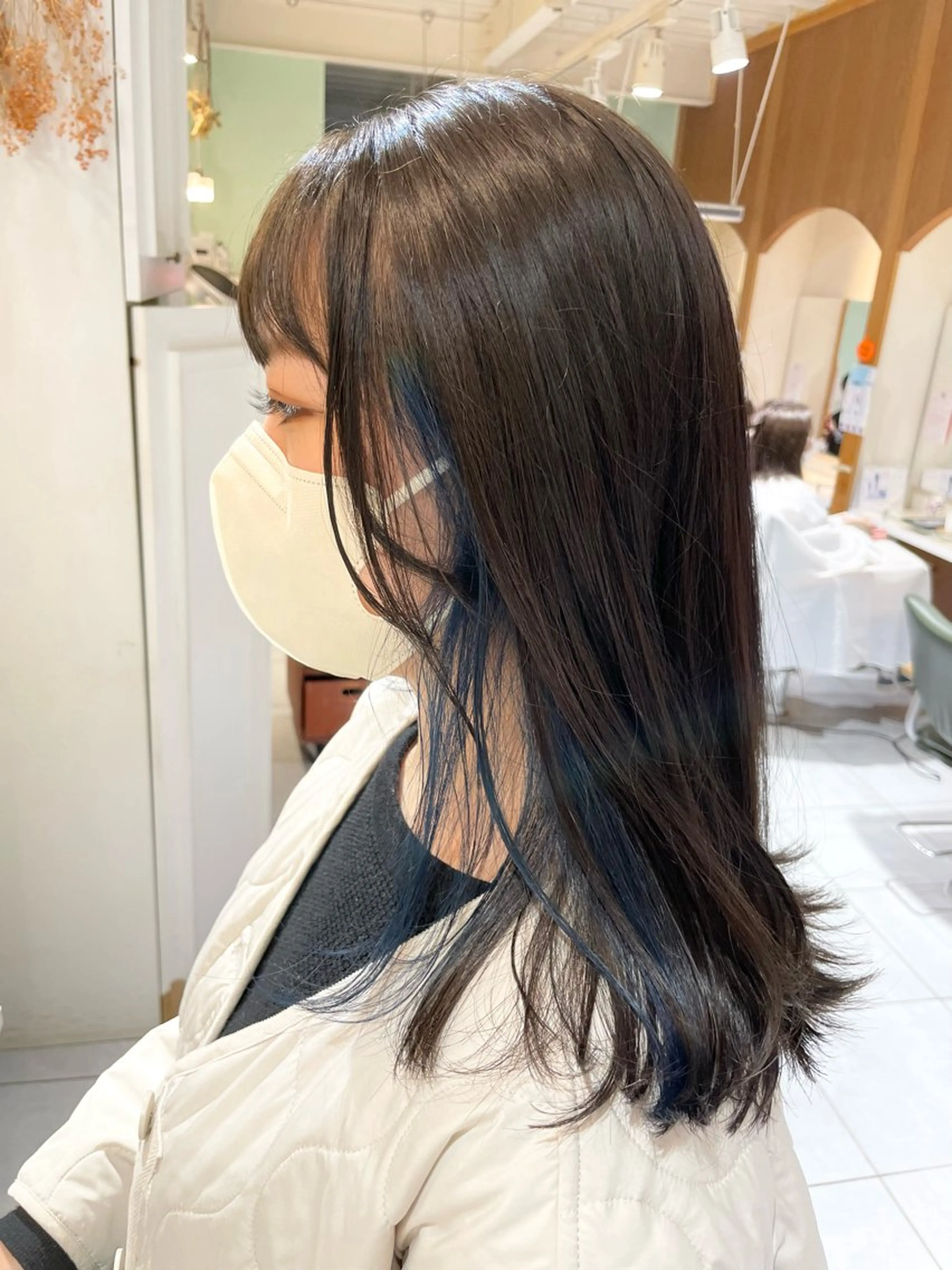 セミロング カラー 矢幡 栞菜のヘアスタイル