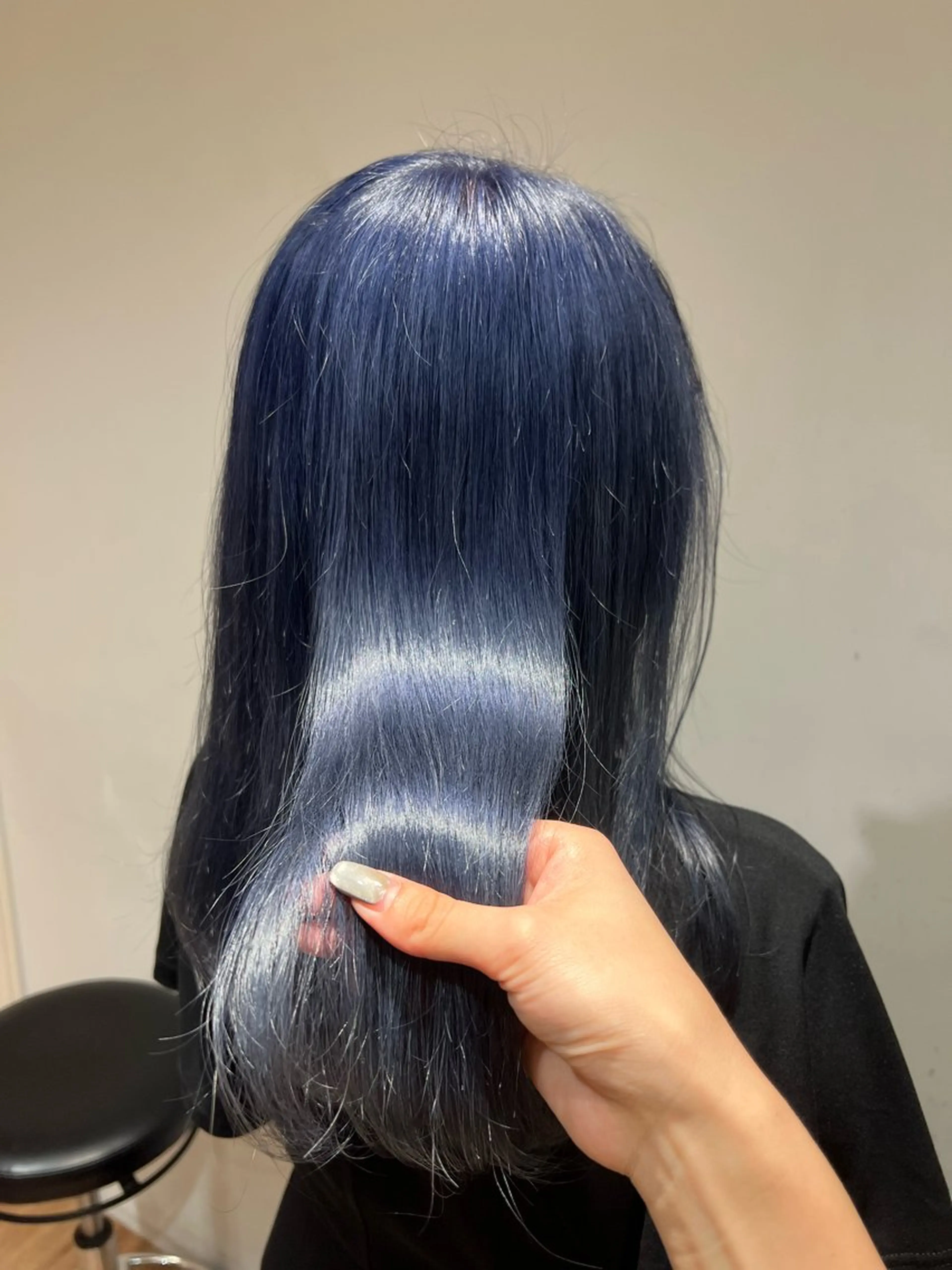 ミディアム カラー ブリーチ ブルーカラー ワタナベ モカ🦢のヘアスタイル