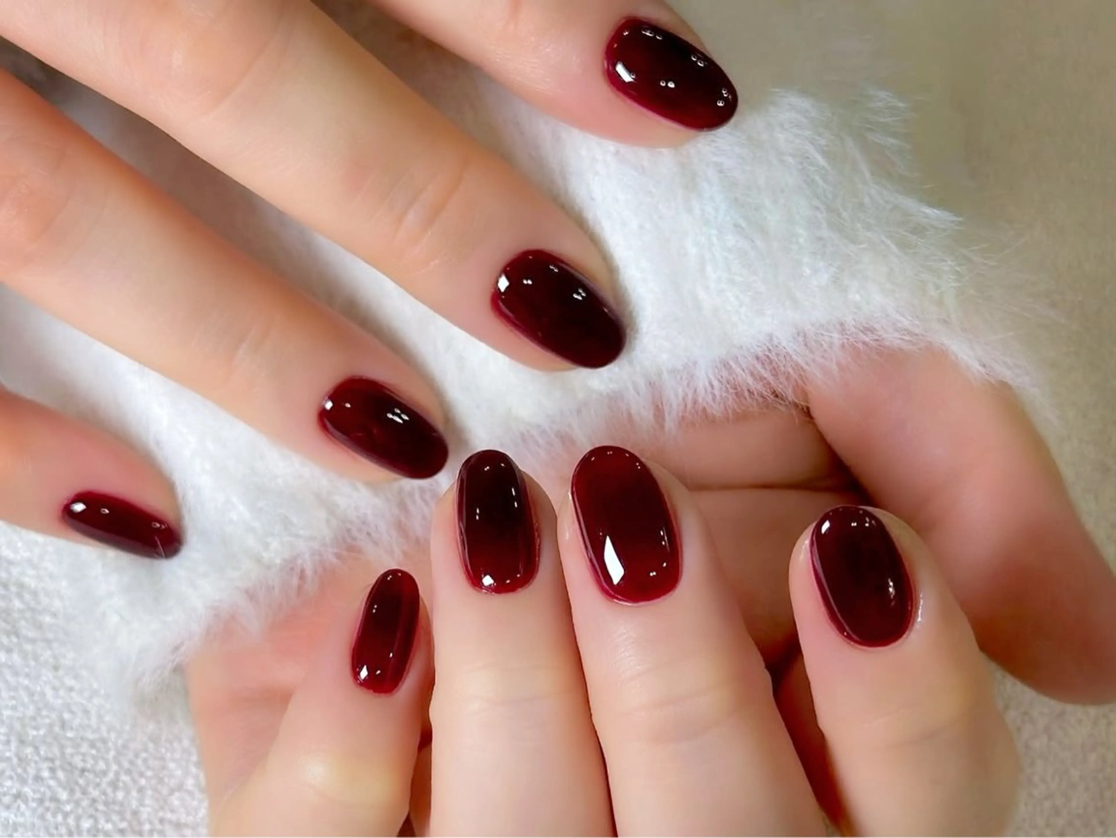 ミディアム ハンドネイル フットネイル ハンドケア flora所属・NAILS Soraのネイルデザイン