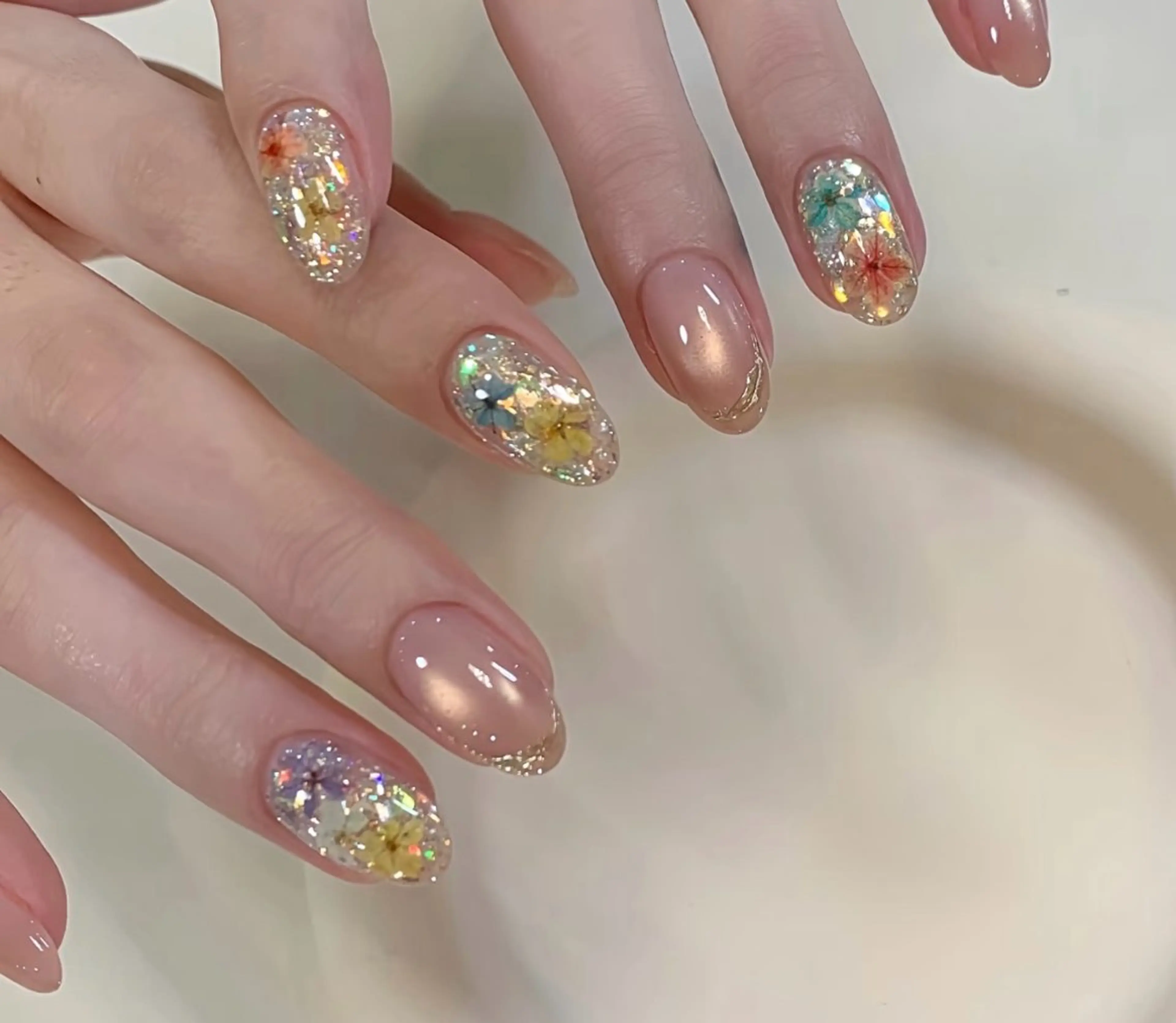 ネイル アートネイル チークネイル 長さ出し フラッシュネイル キラキラネイル ハンドネイル ハンドケア for you.Nail Salon所属・For you. Nail Salonのネイルデザイン