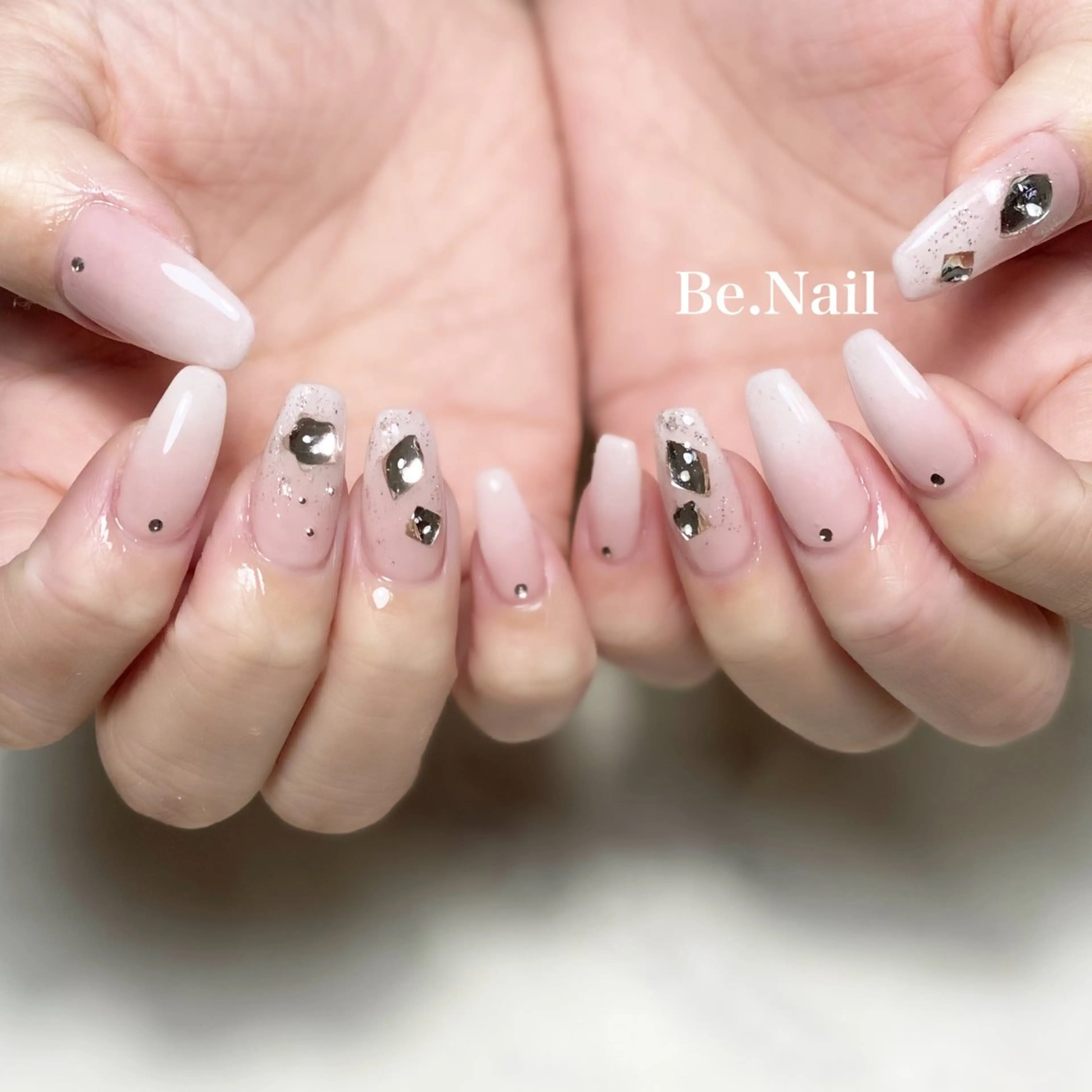 ネイル ジェルネイル シンプルネイル ストーンネイル Be. Nailのネイルデザイン