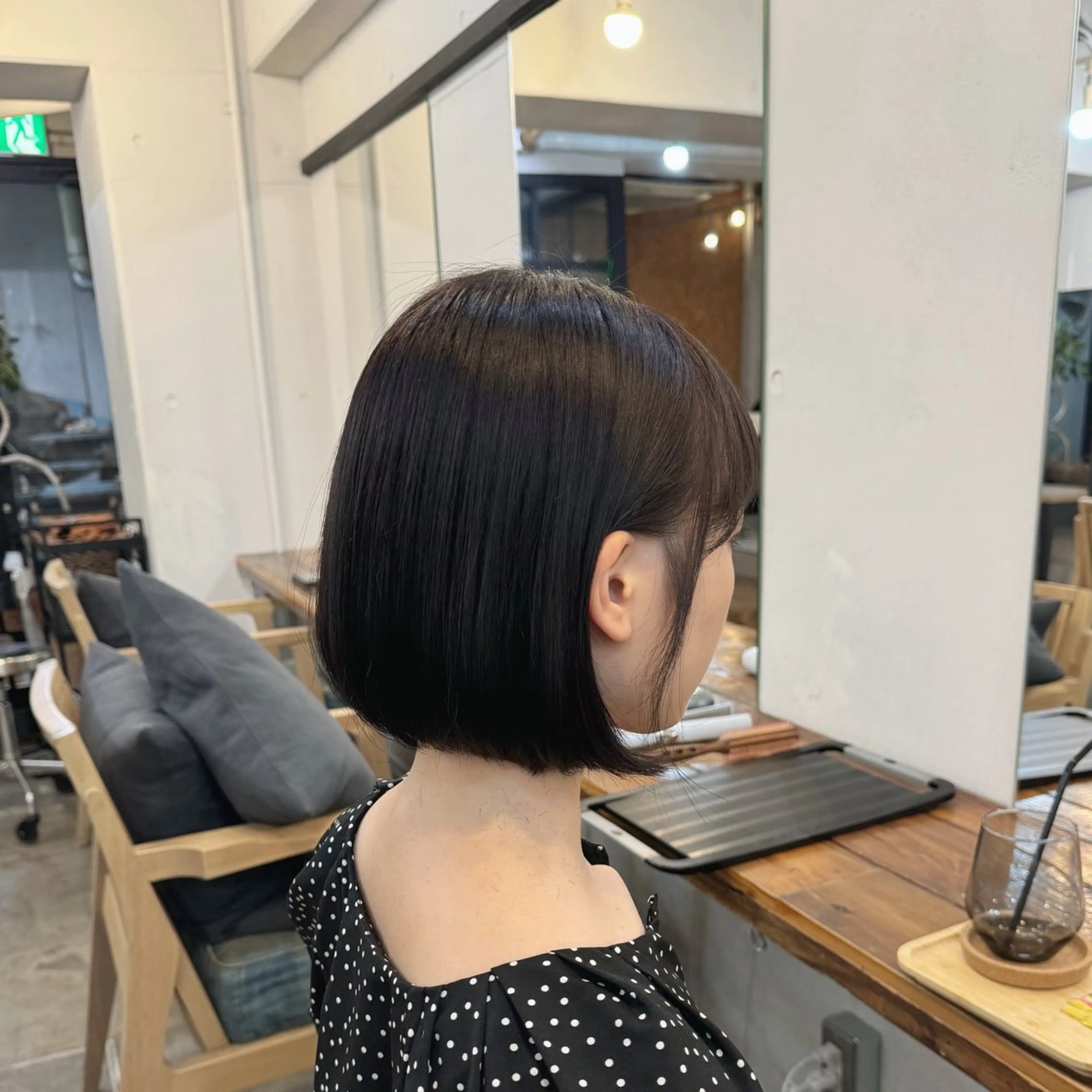 ショート ヘアカラー Farbe所属・顔まわりレイヤー 透明感カラー🩵🩵のヘアスタイル