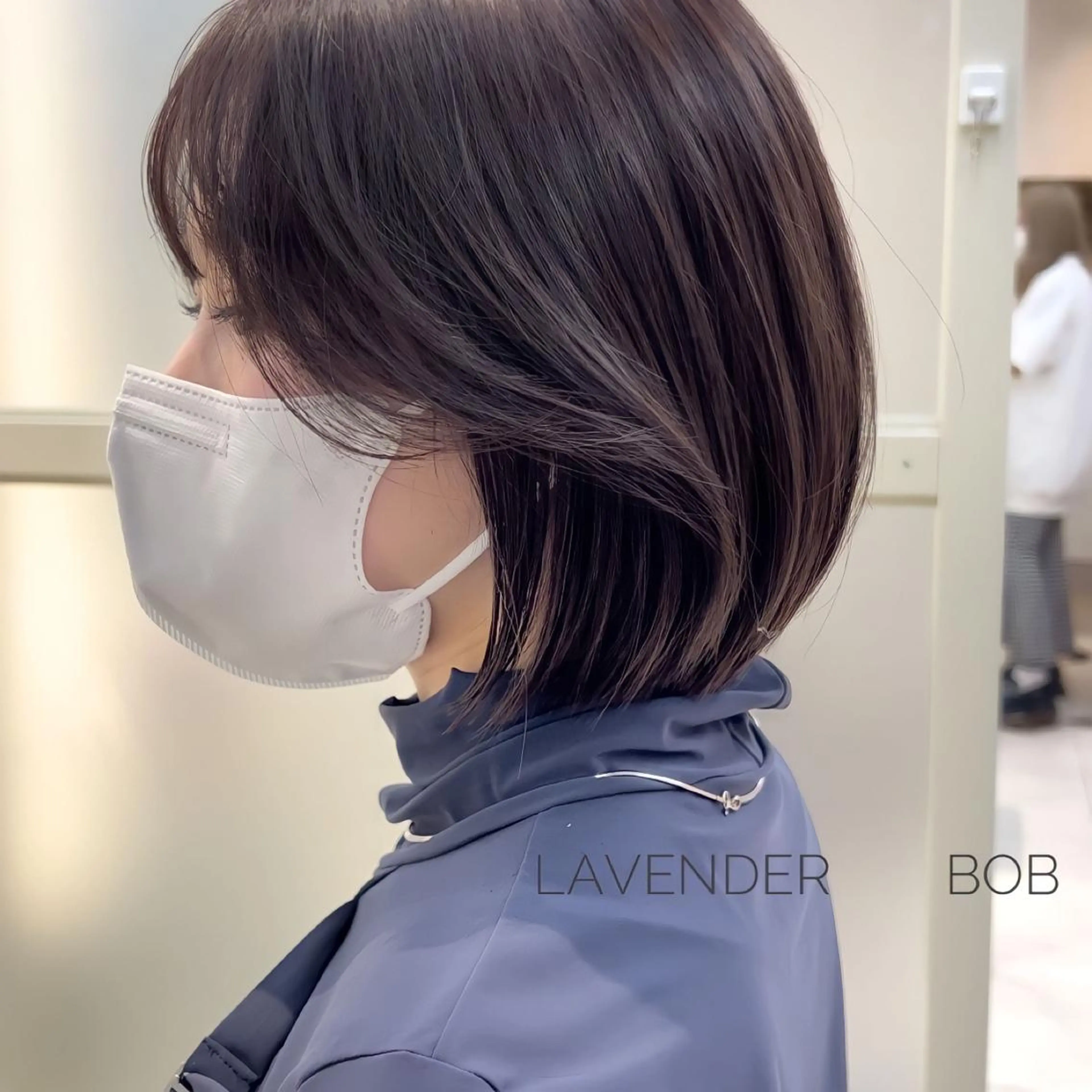 ショート カラー グレージュ ボブ カット ヘアカラー トリートメント ニュアンスレイヤー ハイトーンカラーのヘアスタイル