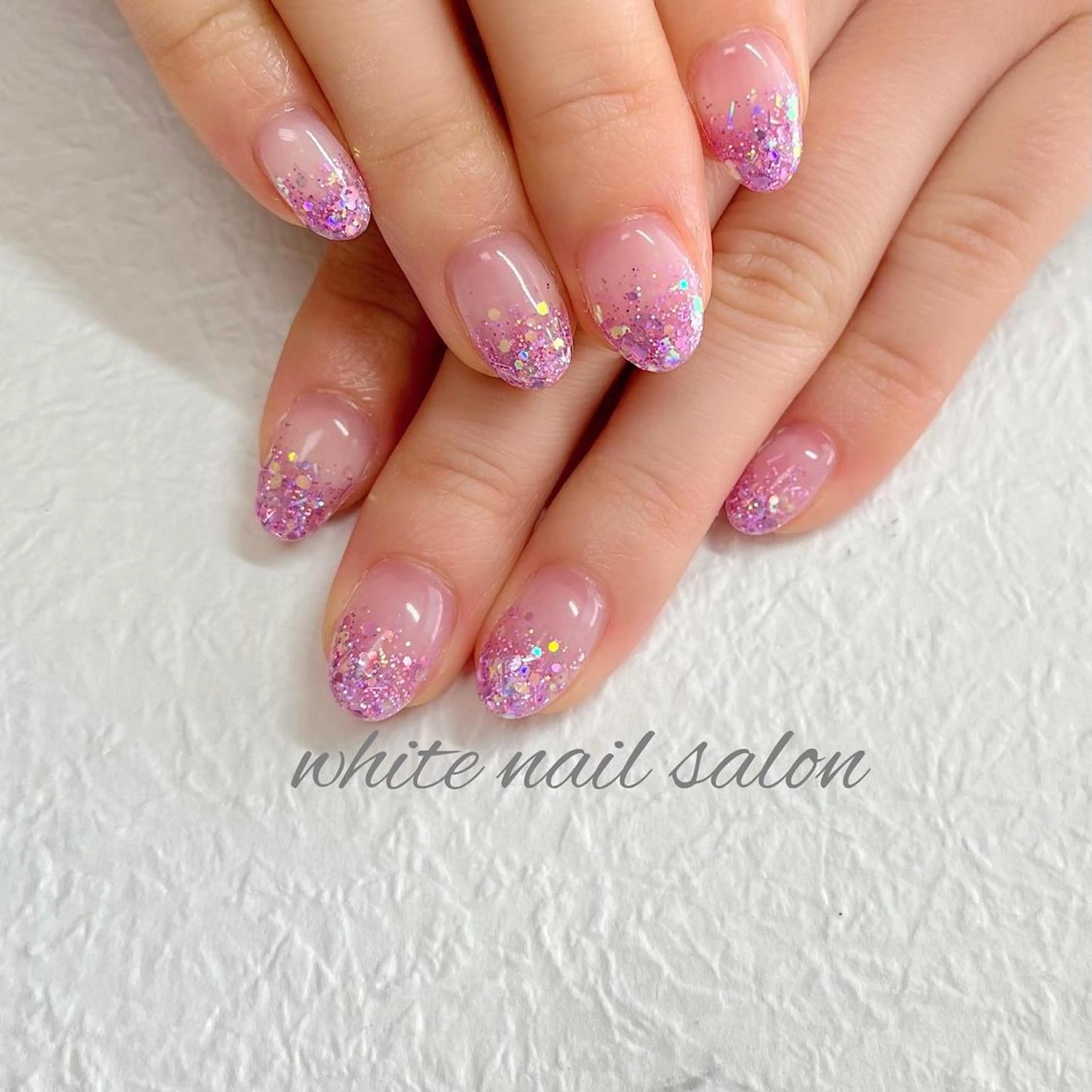 ネイル ジェルネイル ハードジェル ホログラムネイル ラメ(グリッター) 持ち込み ハンドネイル white nail salonのネイルデザイン