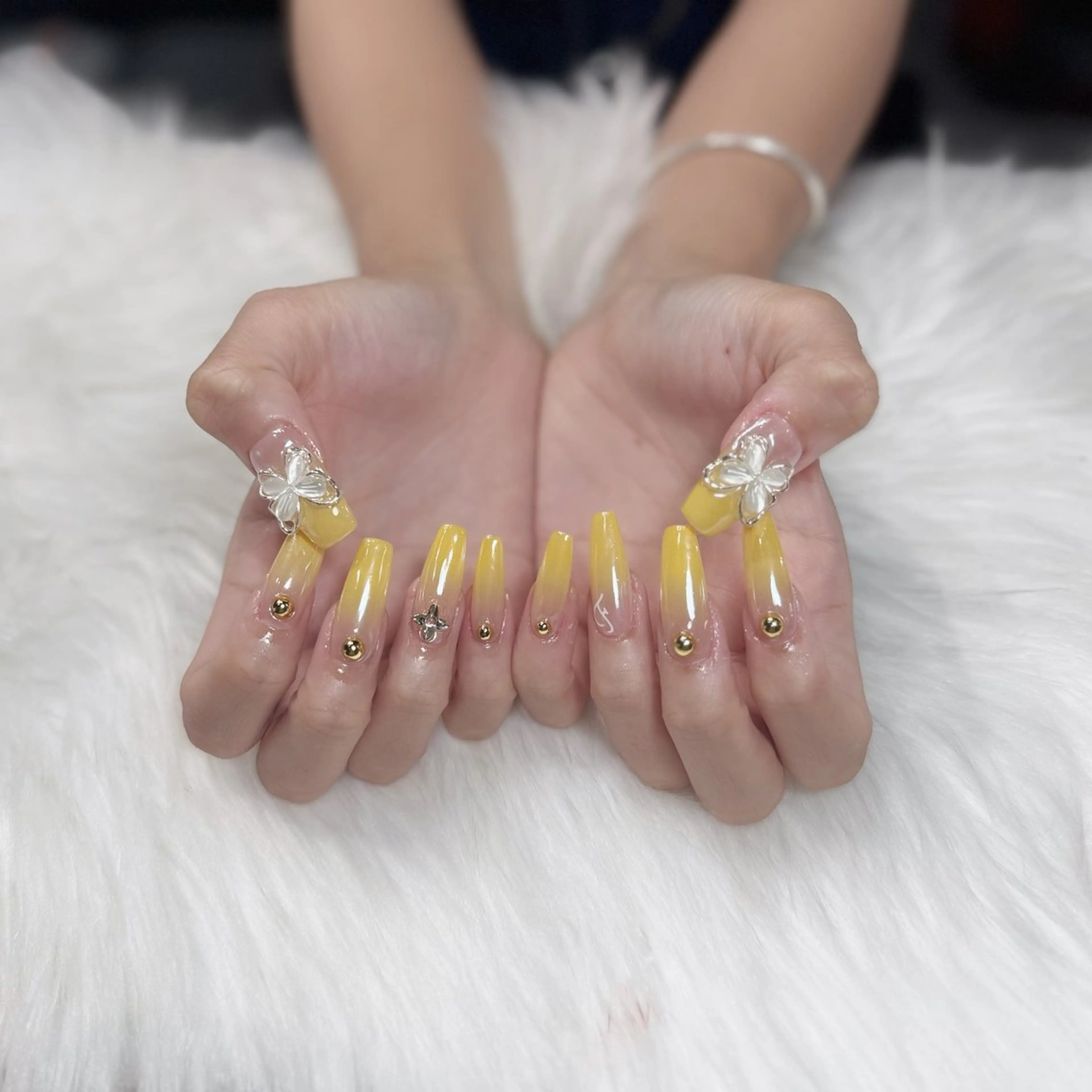 ネイル オーロラネイル チークネイル フットネイル フレンチネイル ジェルネイル ハンドネイル Nichi Nailsのネイルデザイン