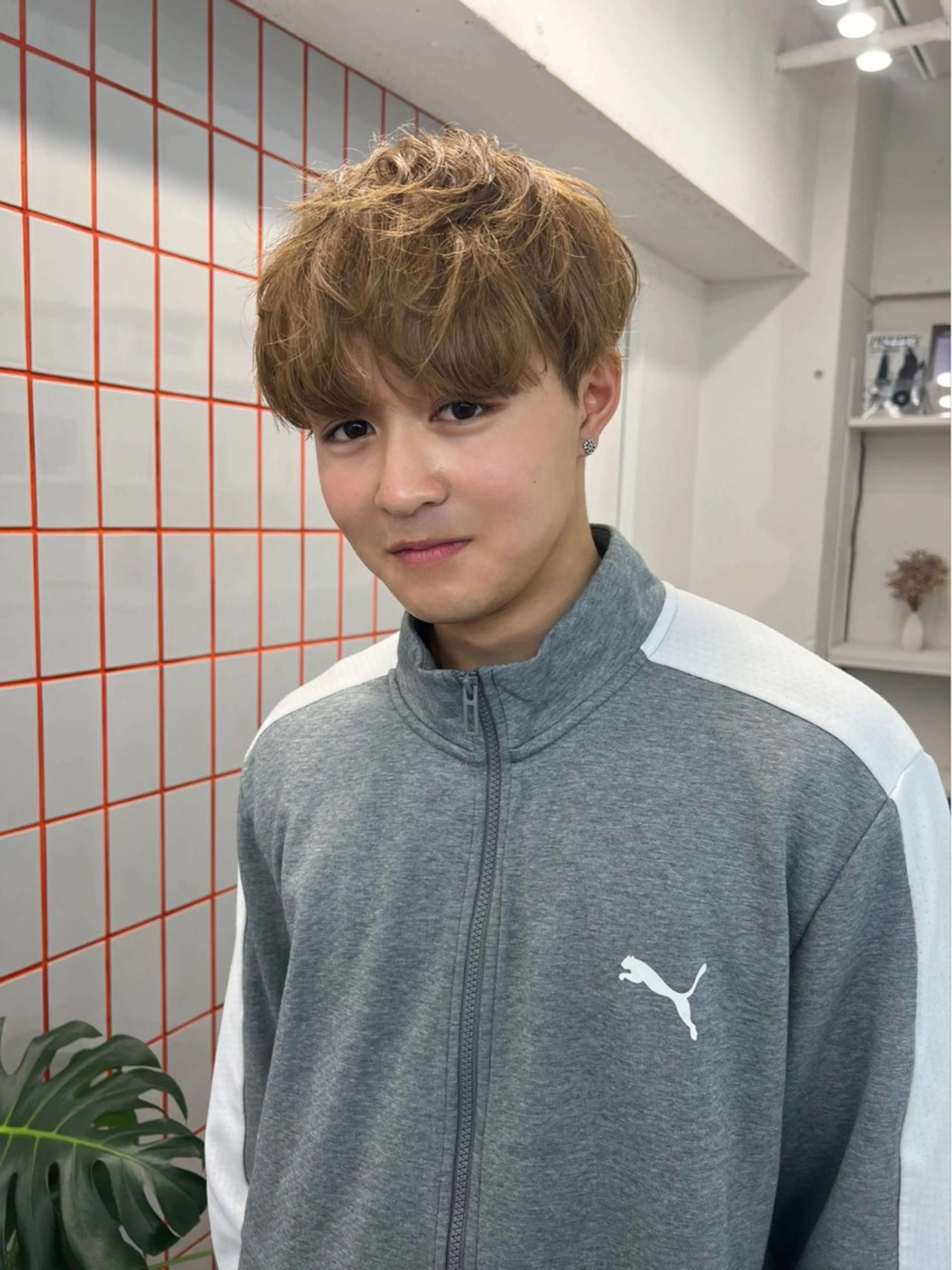 カラー メンズ メンズブリーチ メンズハイトーン ベージュカラー ブリーチ ハイトーンカラー 小川 陽菜のヘアスタイル