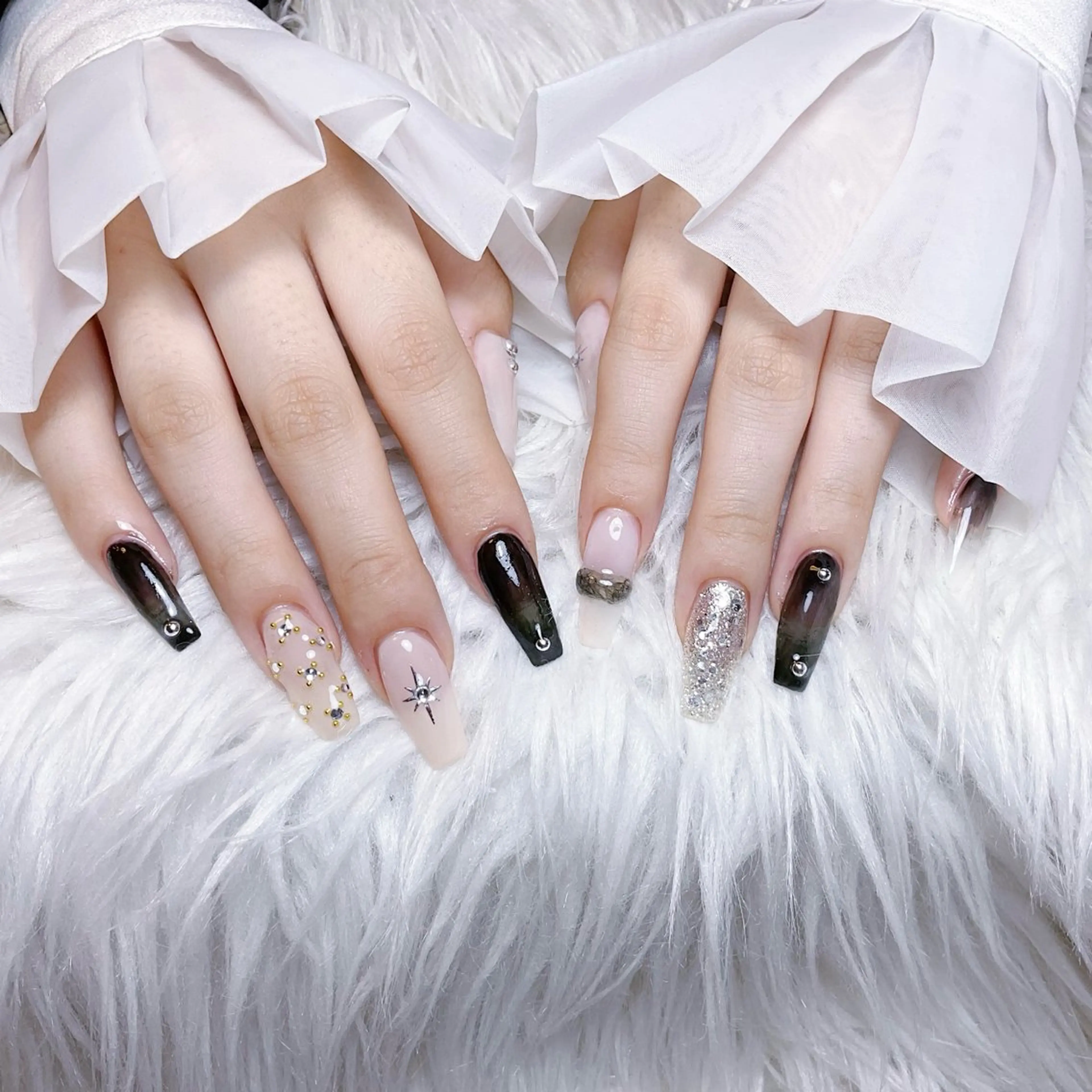 ネイル ハンドネイル 🌈Yun nail hyejin💋のネイルデザイン