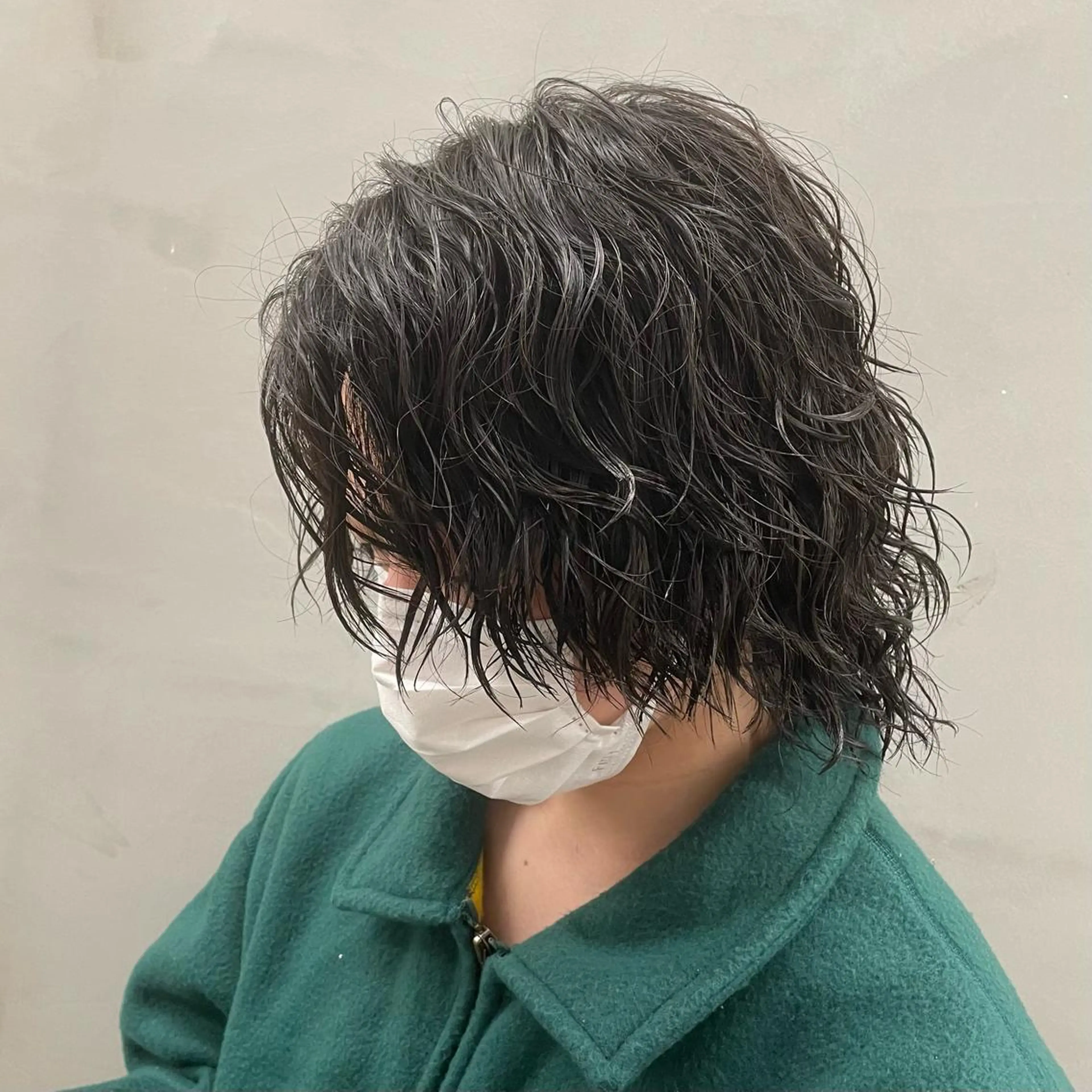 セミロング パーマ メンズ 🔥縦落ちツイスパ 🔥鈴木健紀のヘアスタイル