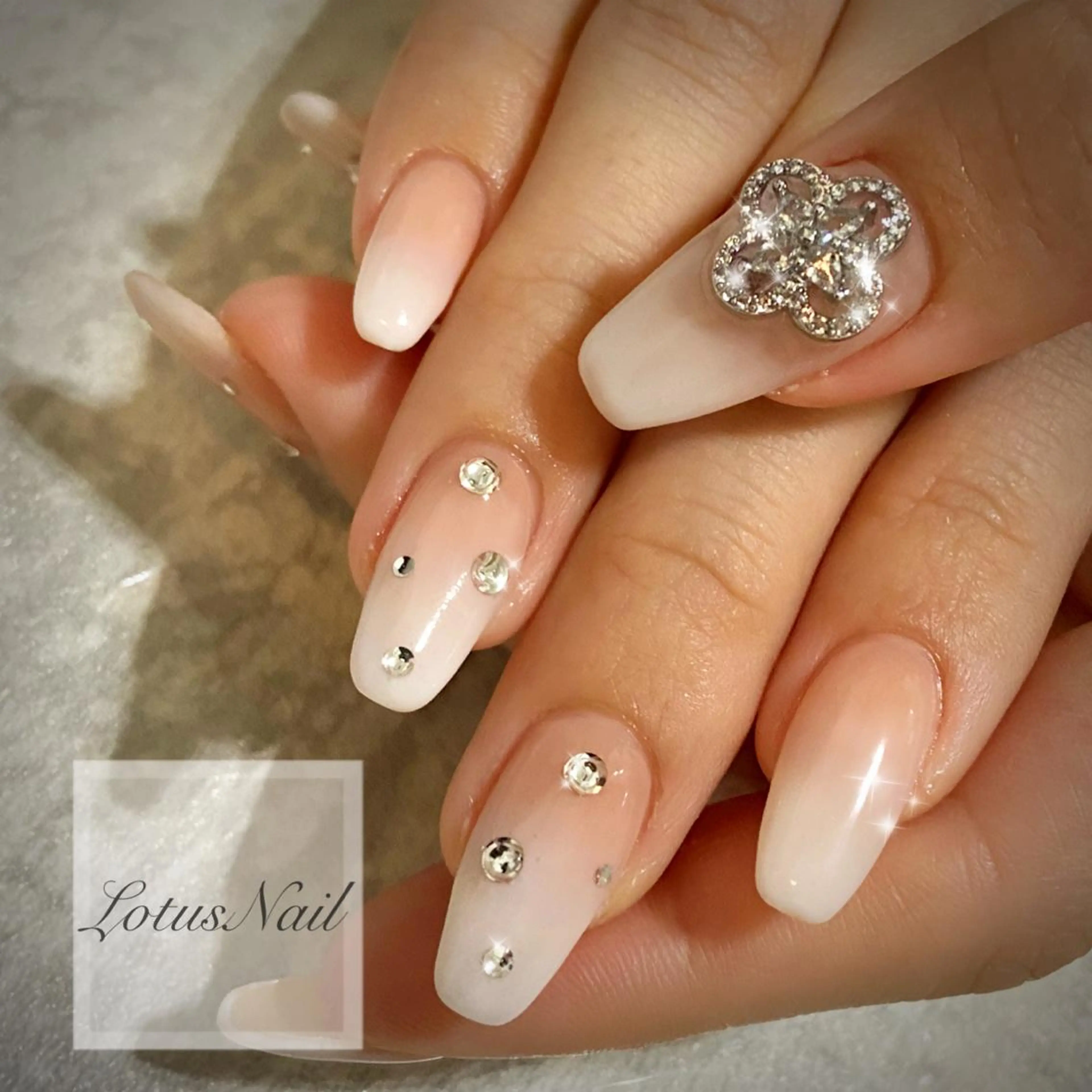 ネイル ハンドネイル Lotus Nailのネイルデザイン