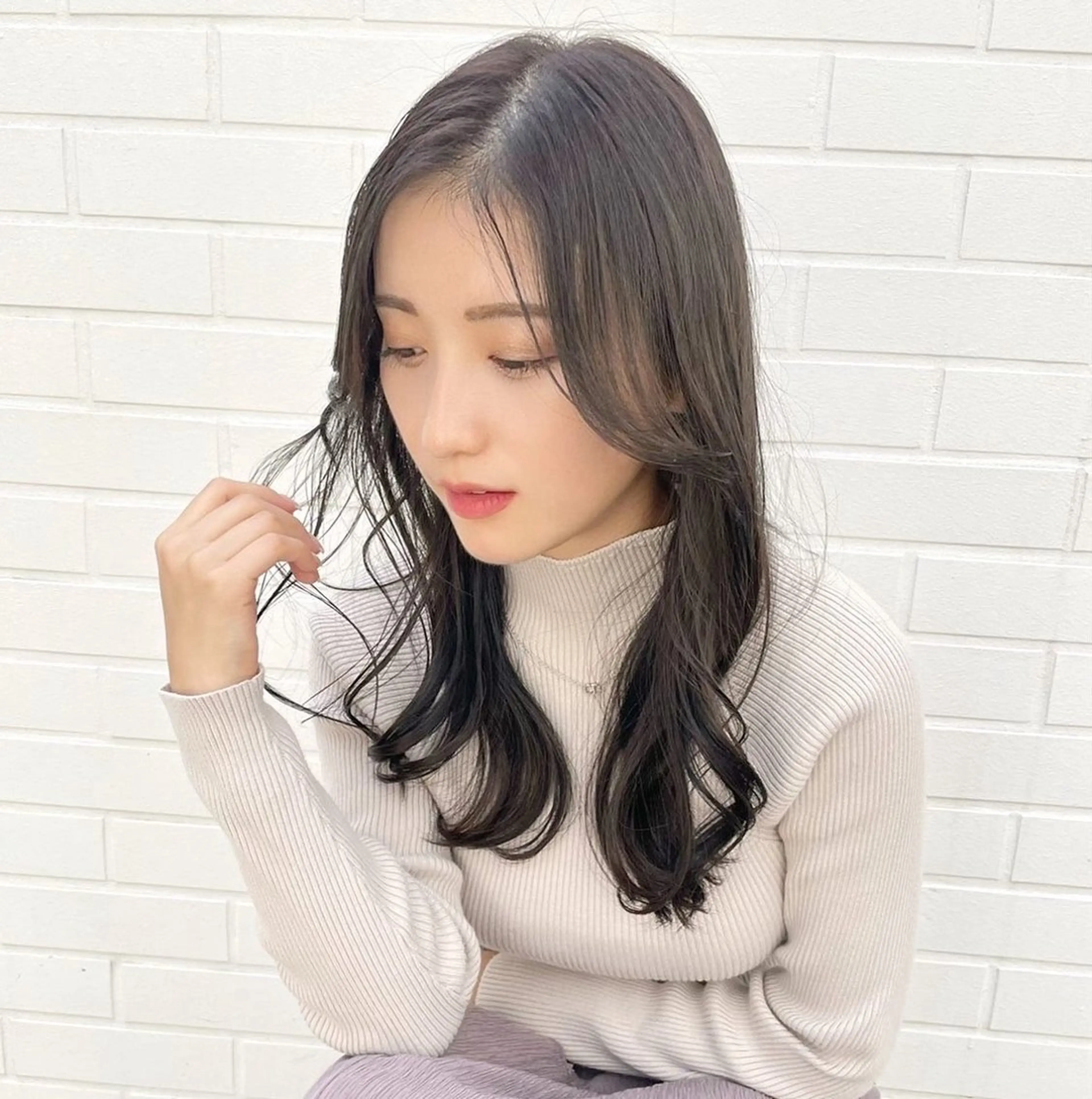 セミロング YUUKI/艶カラー レイヤーカットのヘアスタイル