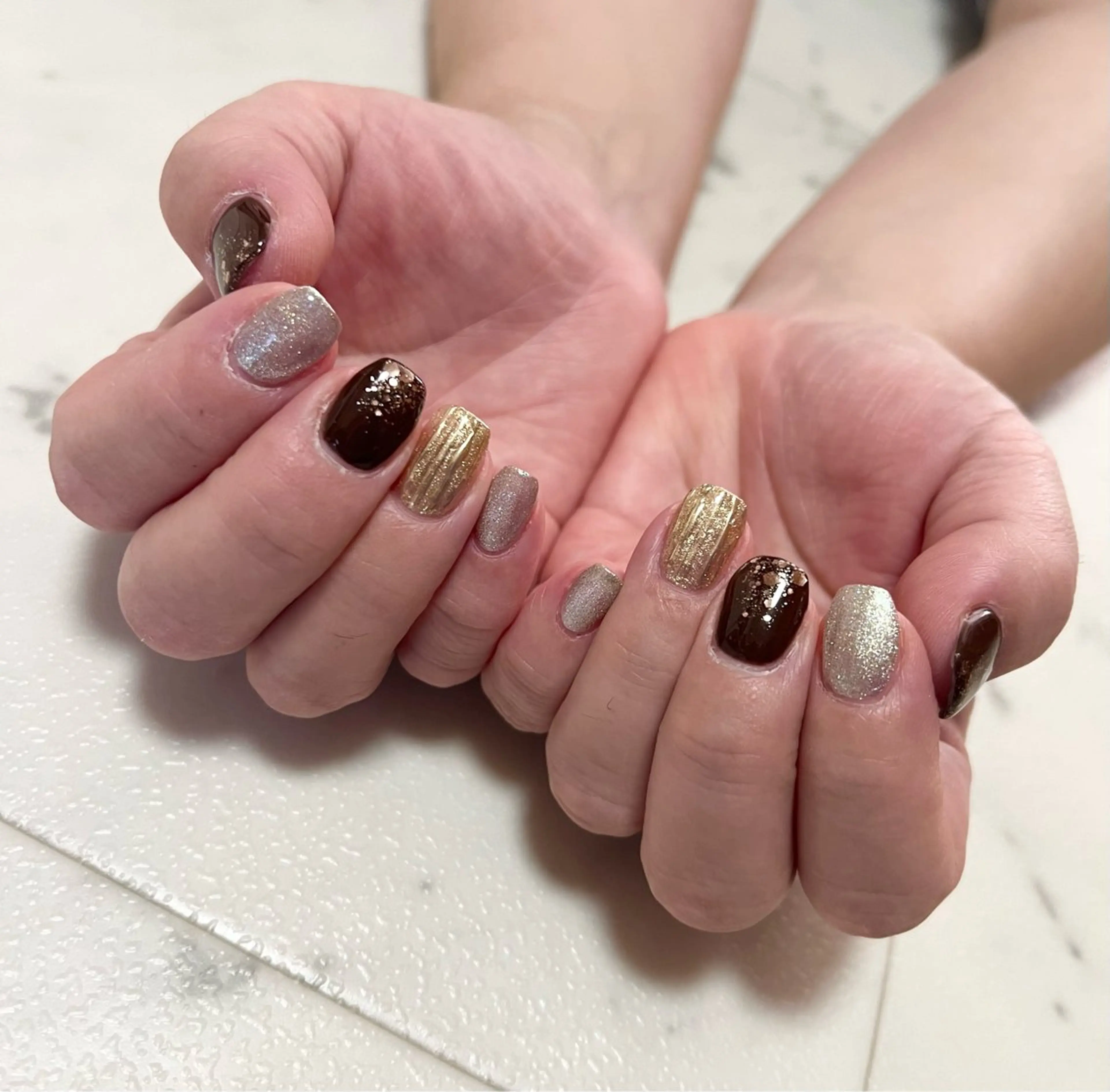 ネイル マハロネイルサロン横浜店所属・吉田 里菜のネイルデザイン