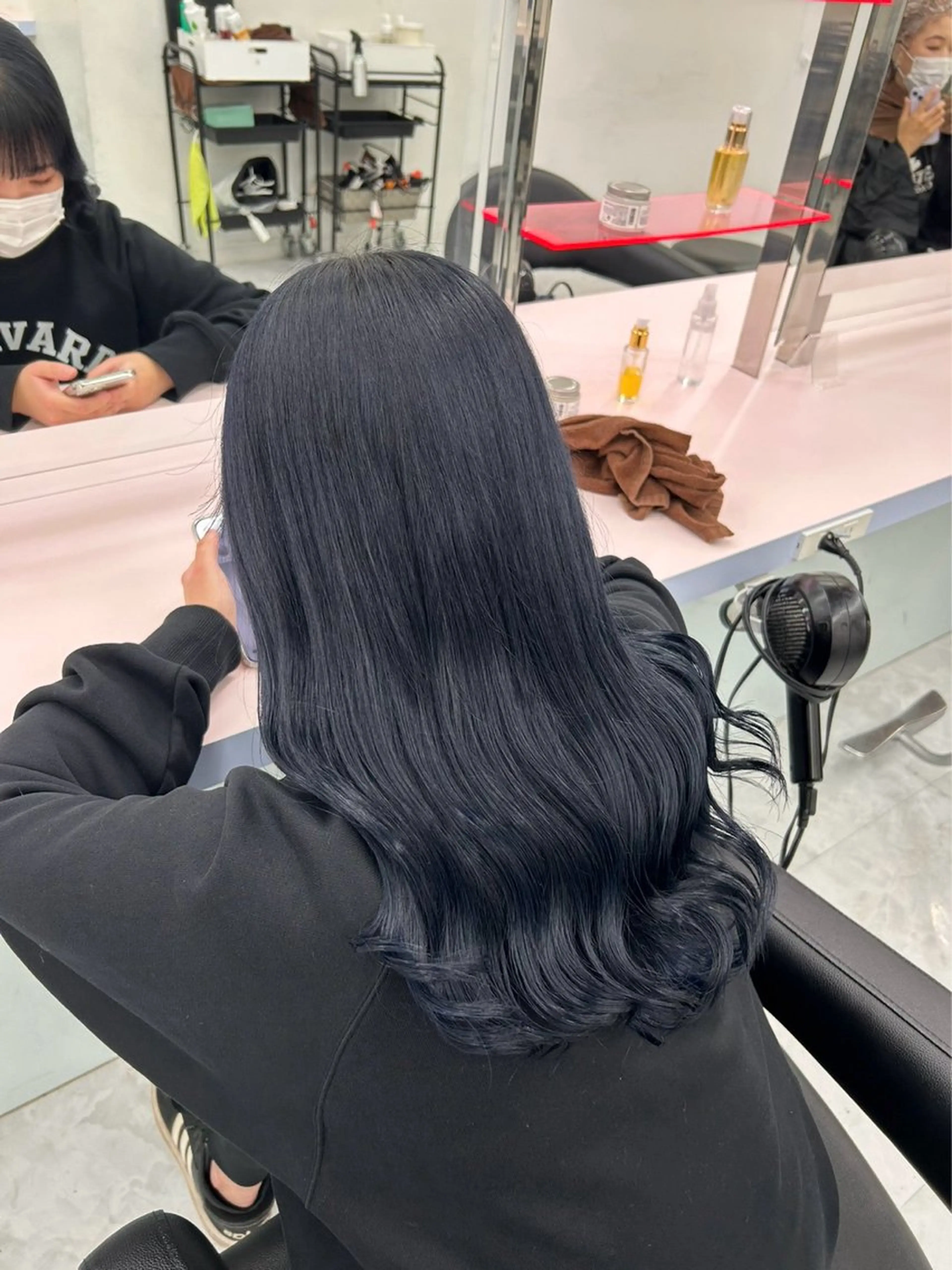 ロング カラー パーマ ヘアアレンジ 透明感ブリーチカラー 🌈TOMOHIROのヘアスタイル