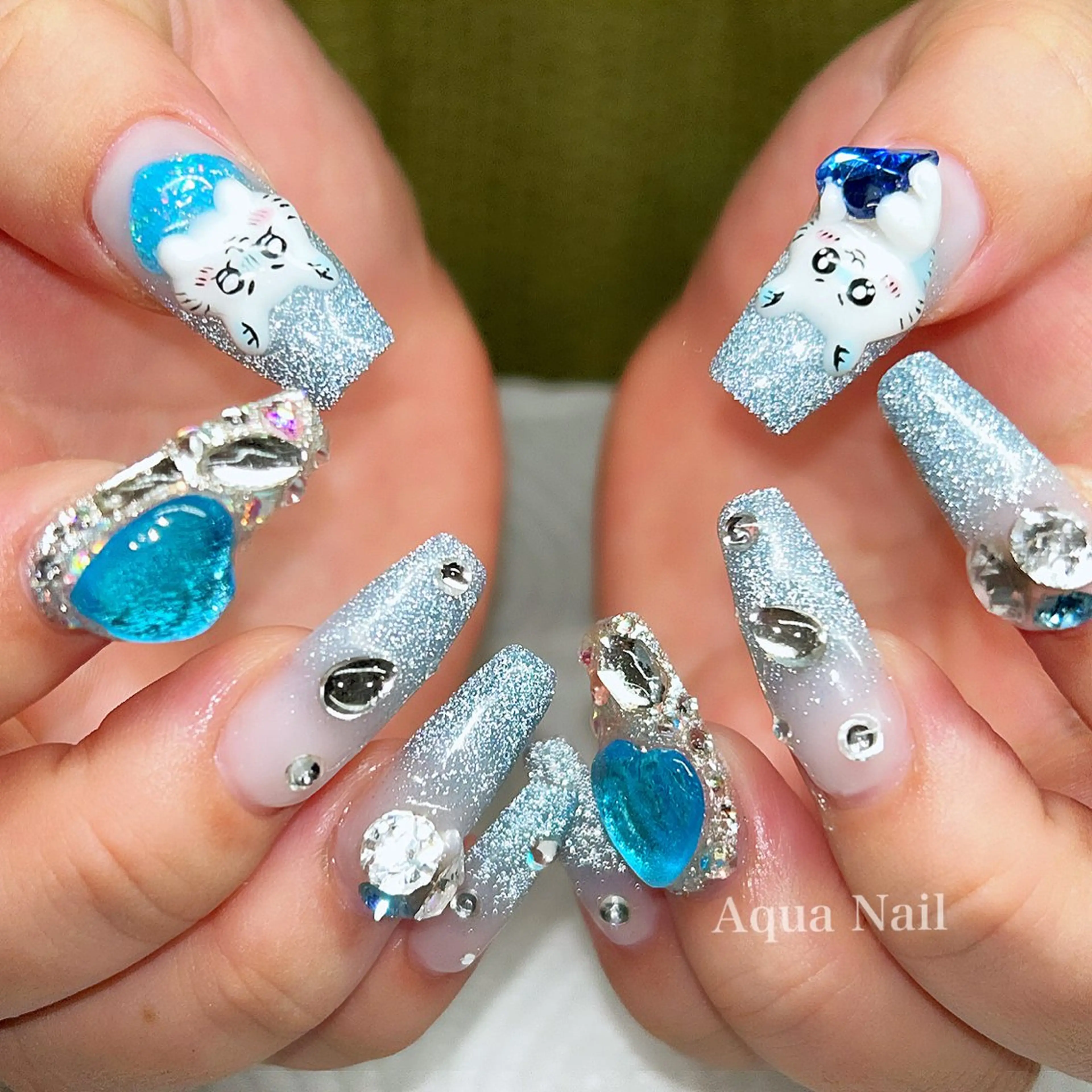 ネイル アートネイル ブルー フラッシュネイル ジェルネイル グラデーション ハンドネイル AQUA NAIL所属・AQUA NAILのネイルデザイン