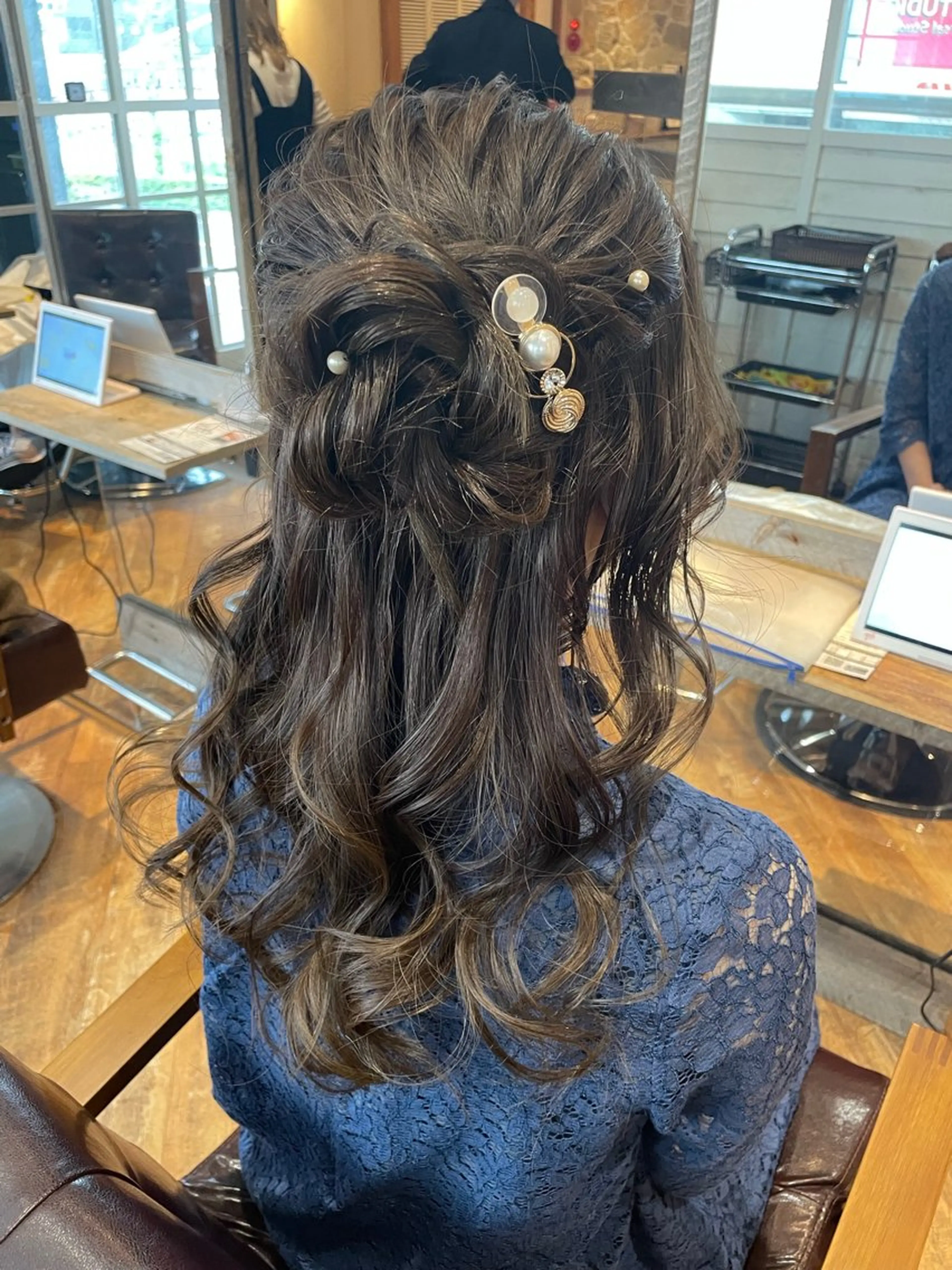 ヘアアレンジ ハーフアップ お団子ヘア ヘアセット 縮毛矯正/暖色系 福澤ゆきあのヘアスタイル