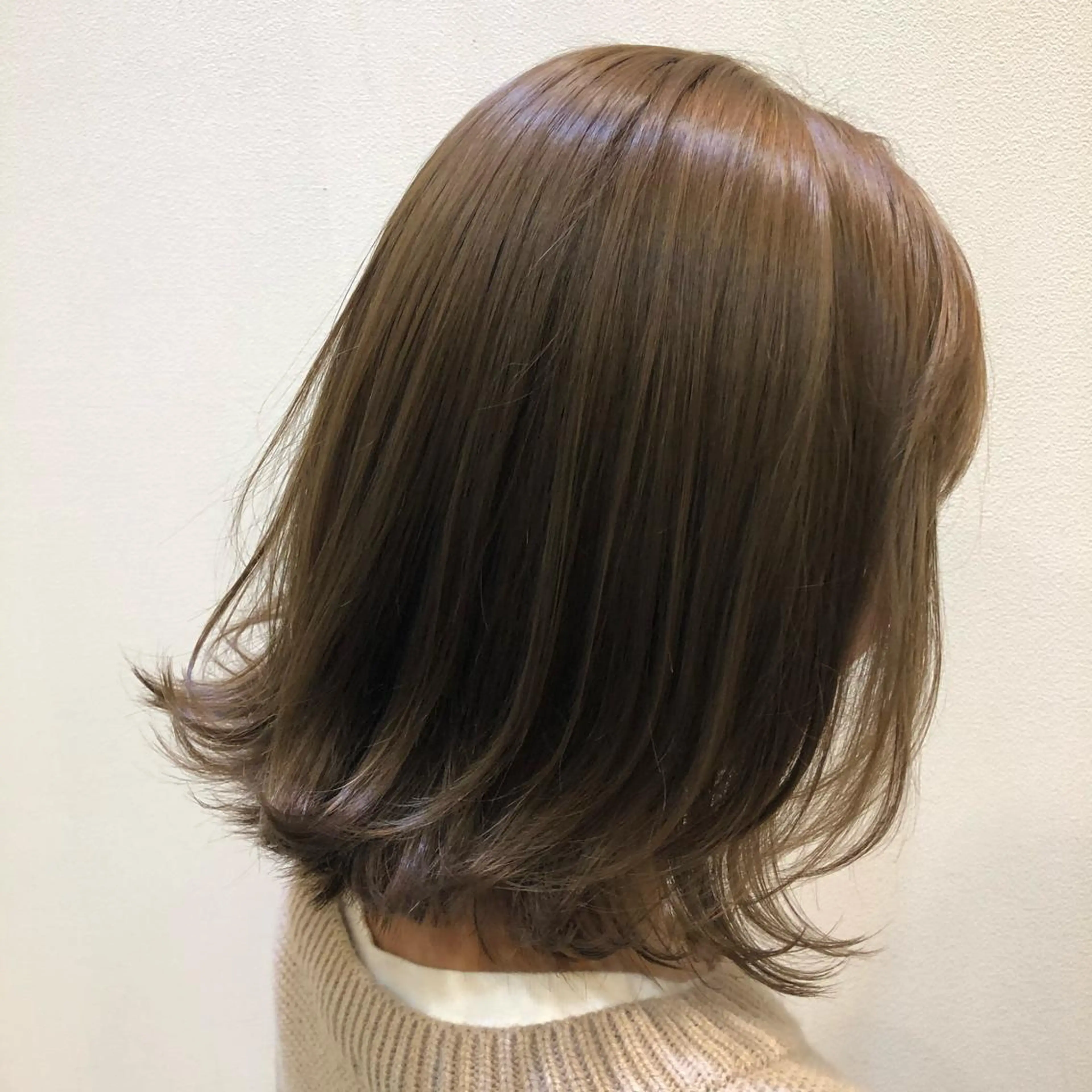 ショート カラー ベージュカラー ブリーチ 透明感カラー ブリーチなしカラー トリートメント ヘアカラー ノツコウダイ /ぱつっとボブのヘアスタイル