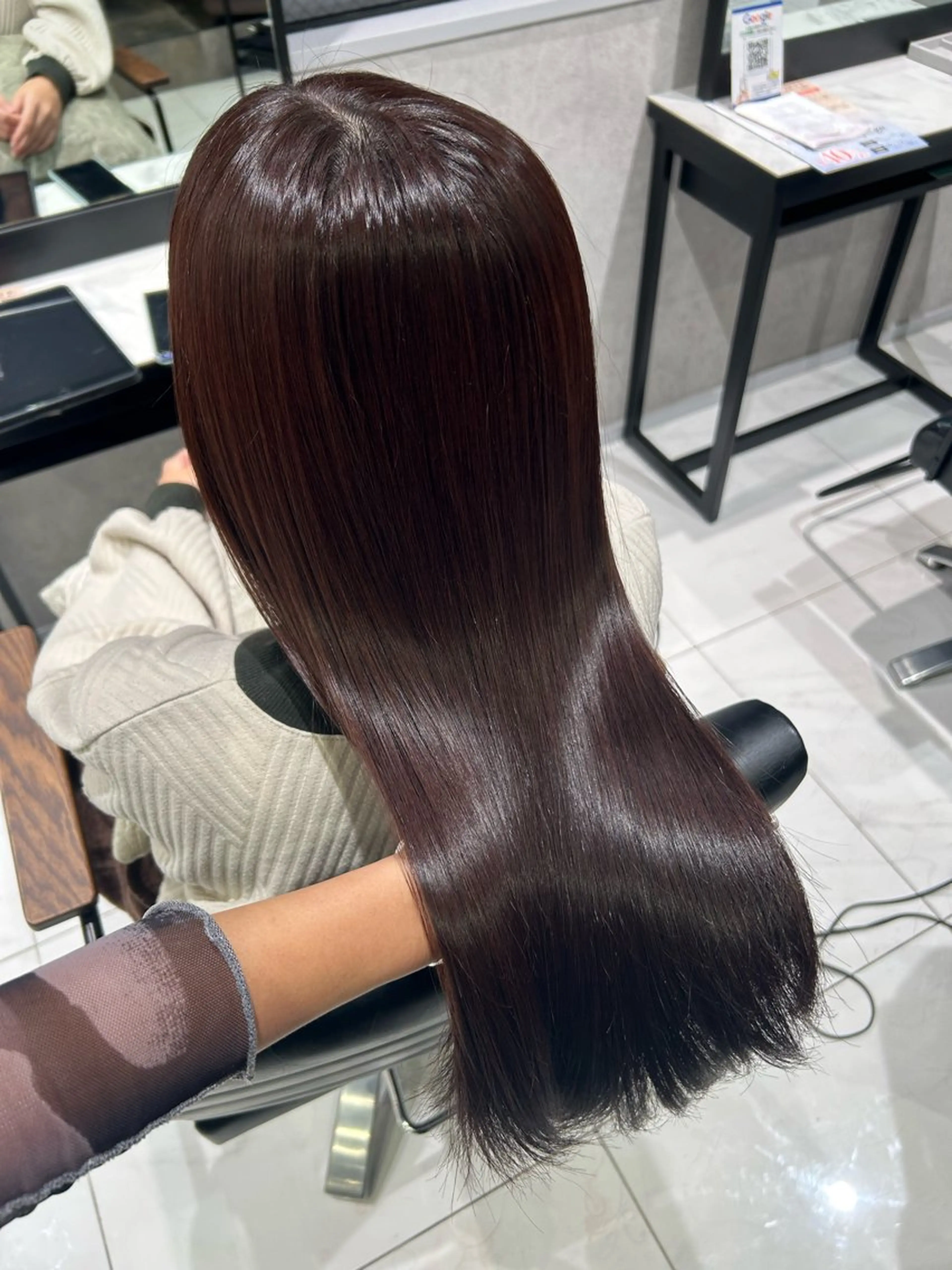カラー ブラウンカラー レッドカラー ヘアカラー トリートメント 透明感カラー🩵 束感まつげ🪼海月のマツエク・マツパデザイン