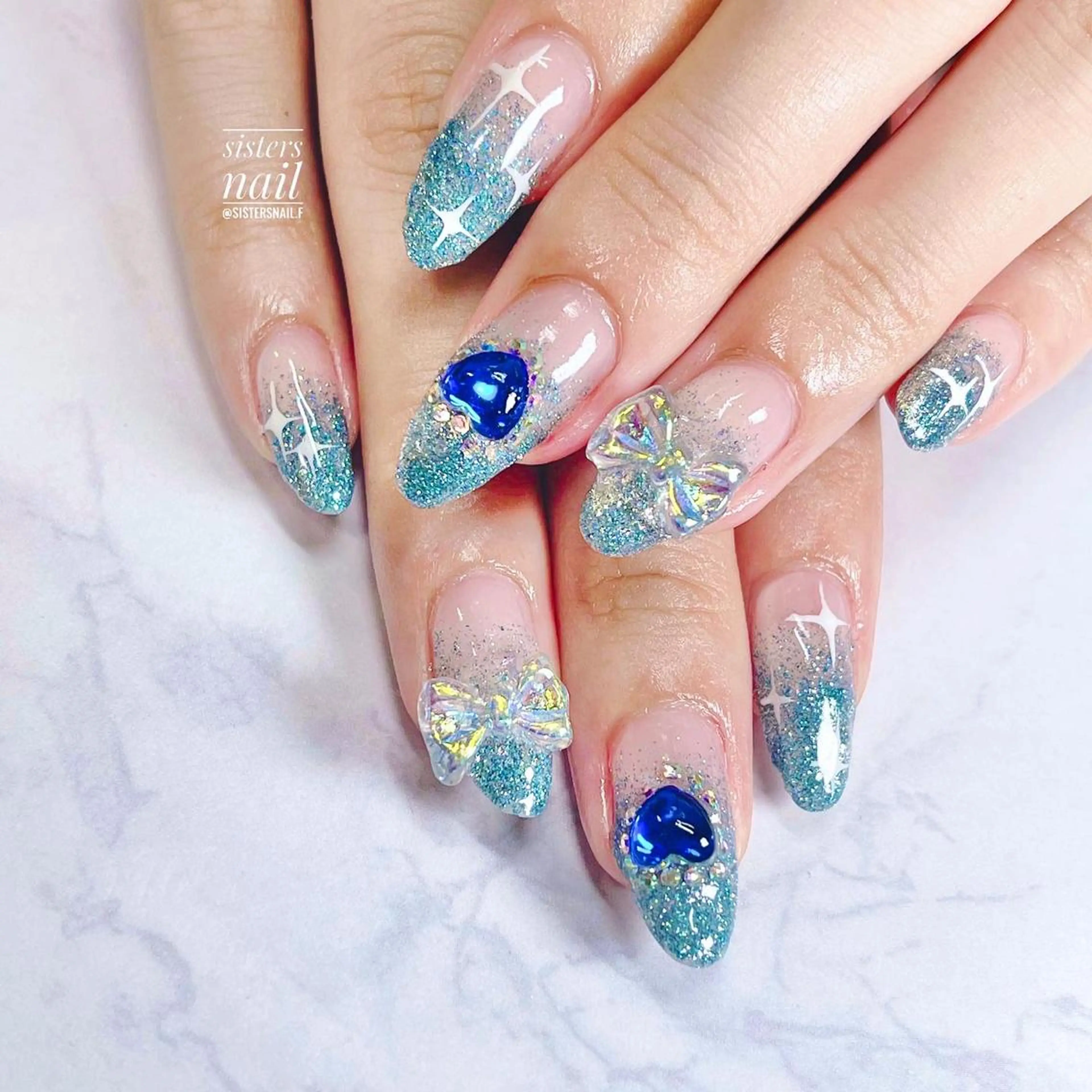 ネイル アートネイル グラデーション ハート キラキラネイル ラメ(グリッター) sisters nail.fのネイルデザイン