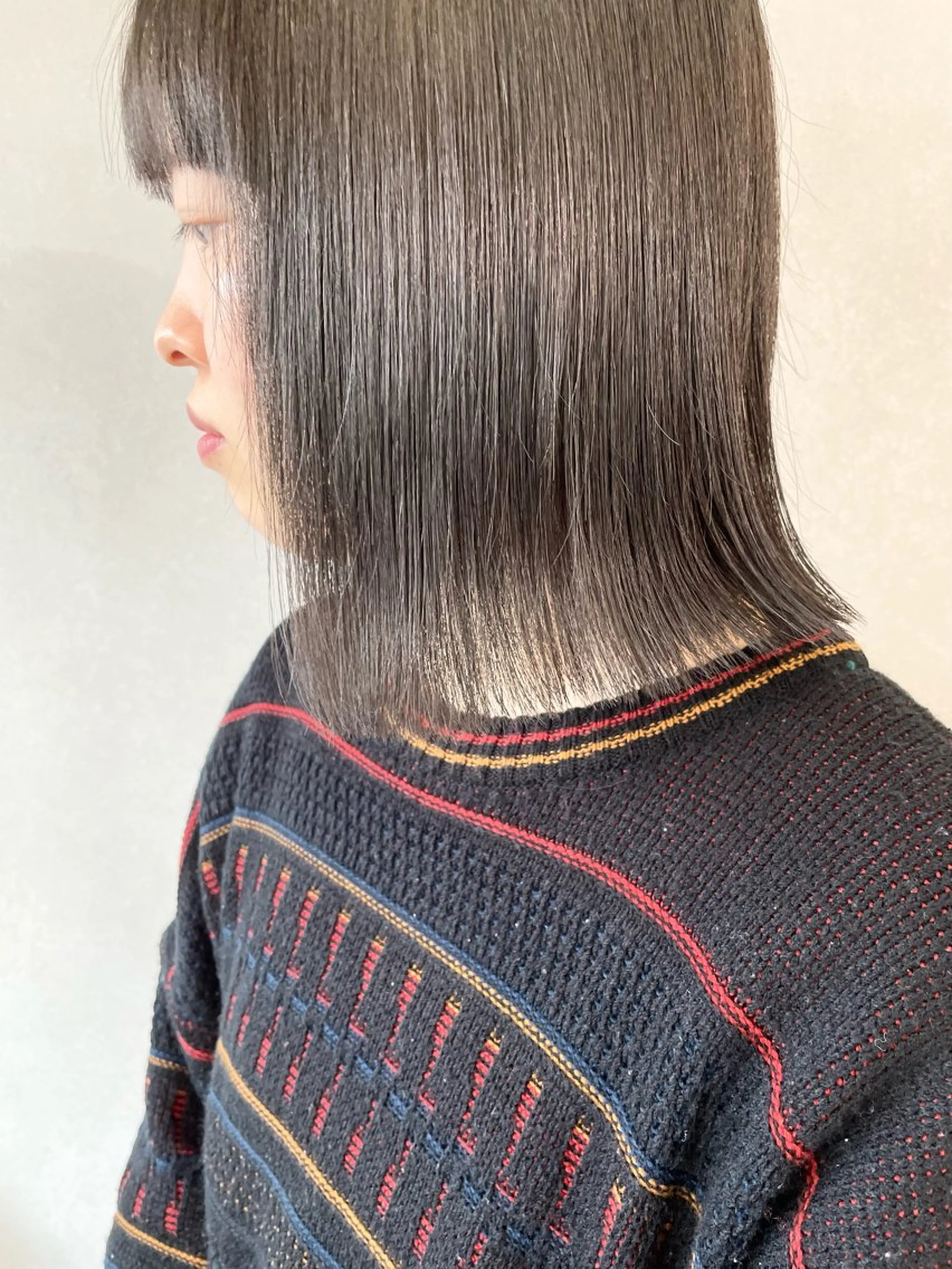 ミディアム カラー カット ヘアカラー トリートメント ベージュ/オリーブ ボブ/小笠原汐海のヘアスタイル