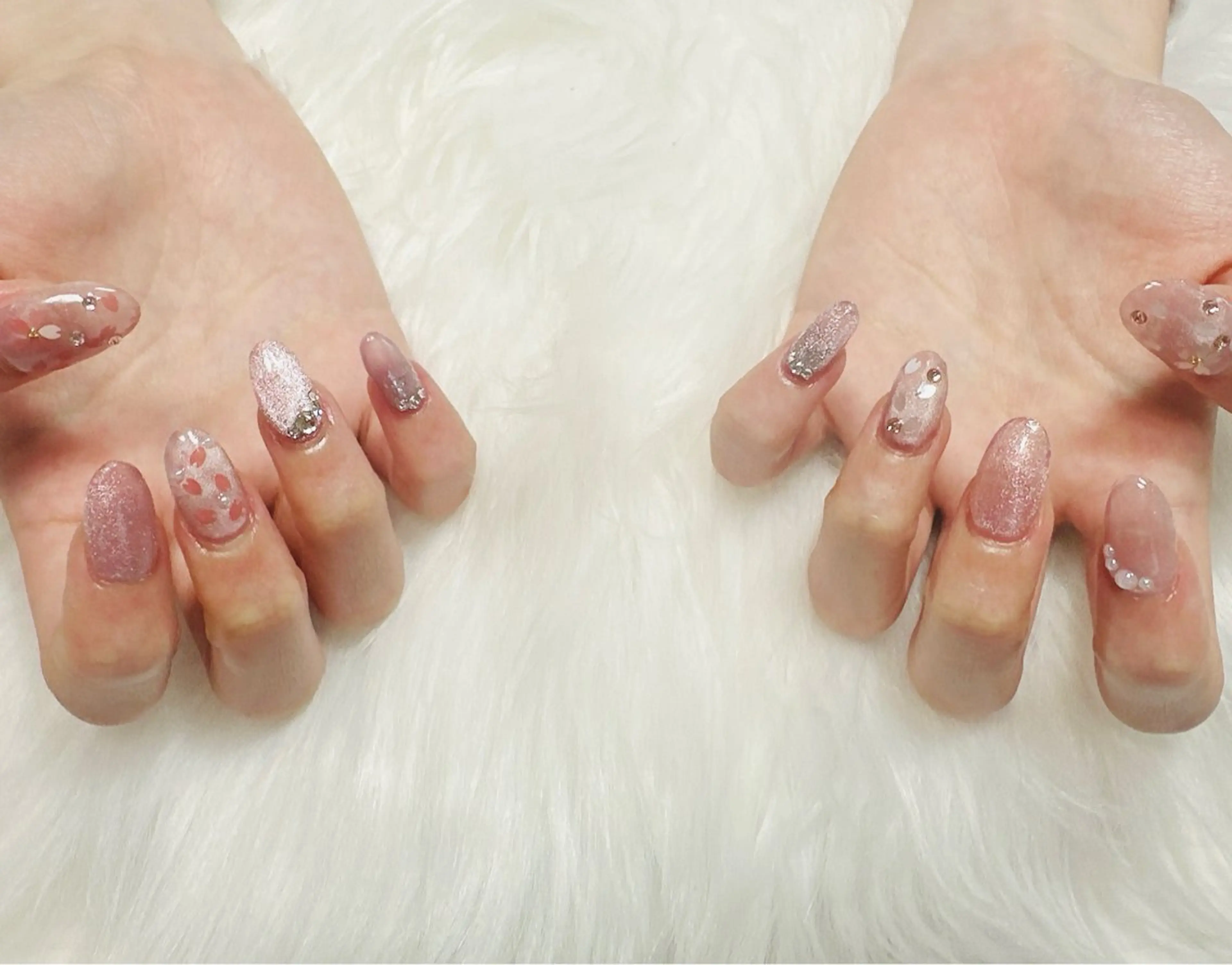 ネイル 卒業式 キラキラネイル マグネットネイル nailsalon oluoluのネイルデザイン