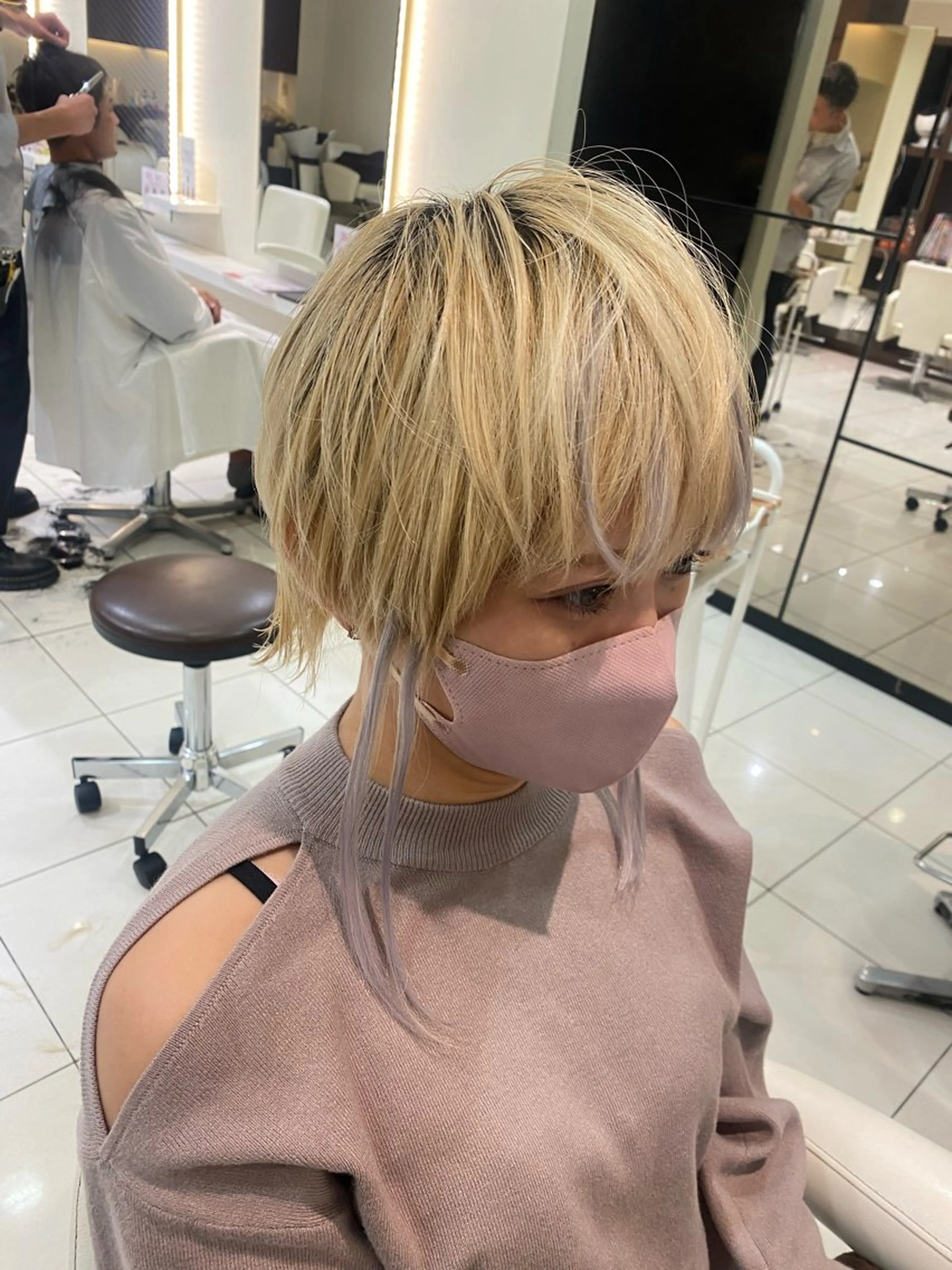 ショート レイヤーカット ウルフカット 内山 歩美のヘアスタイル