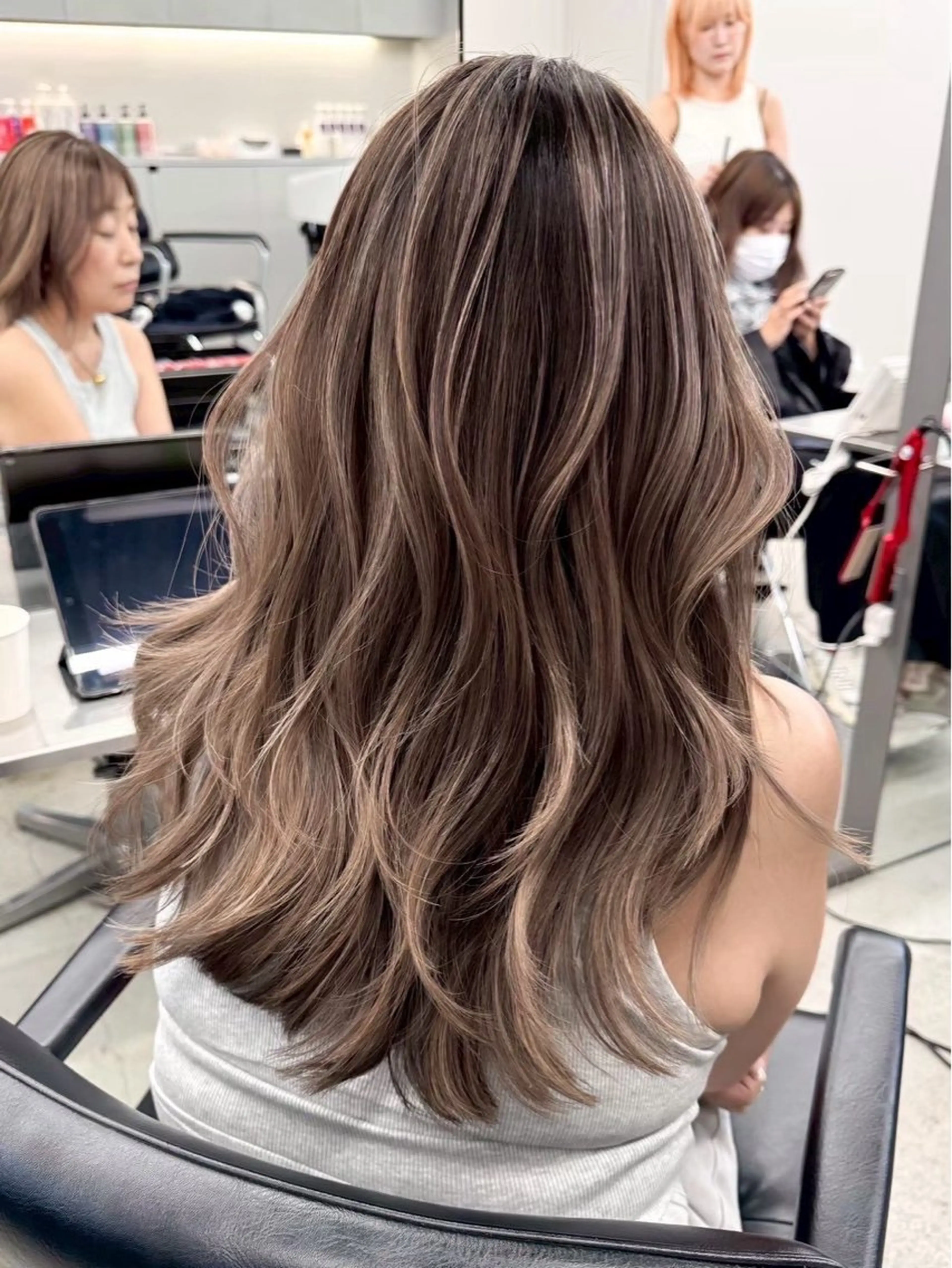 ロング ヘアカラー 艶髪ハイトーン 💎凜太郎💎のヘアスタイル