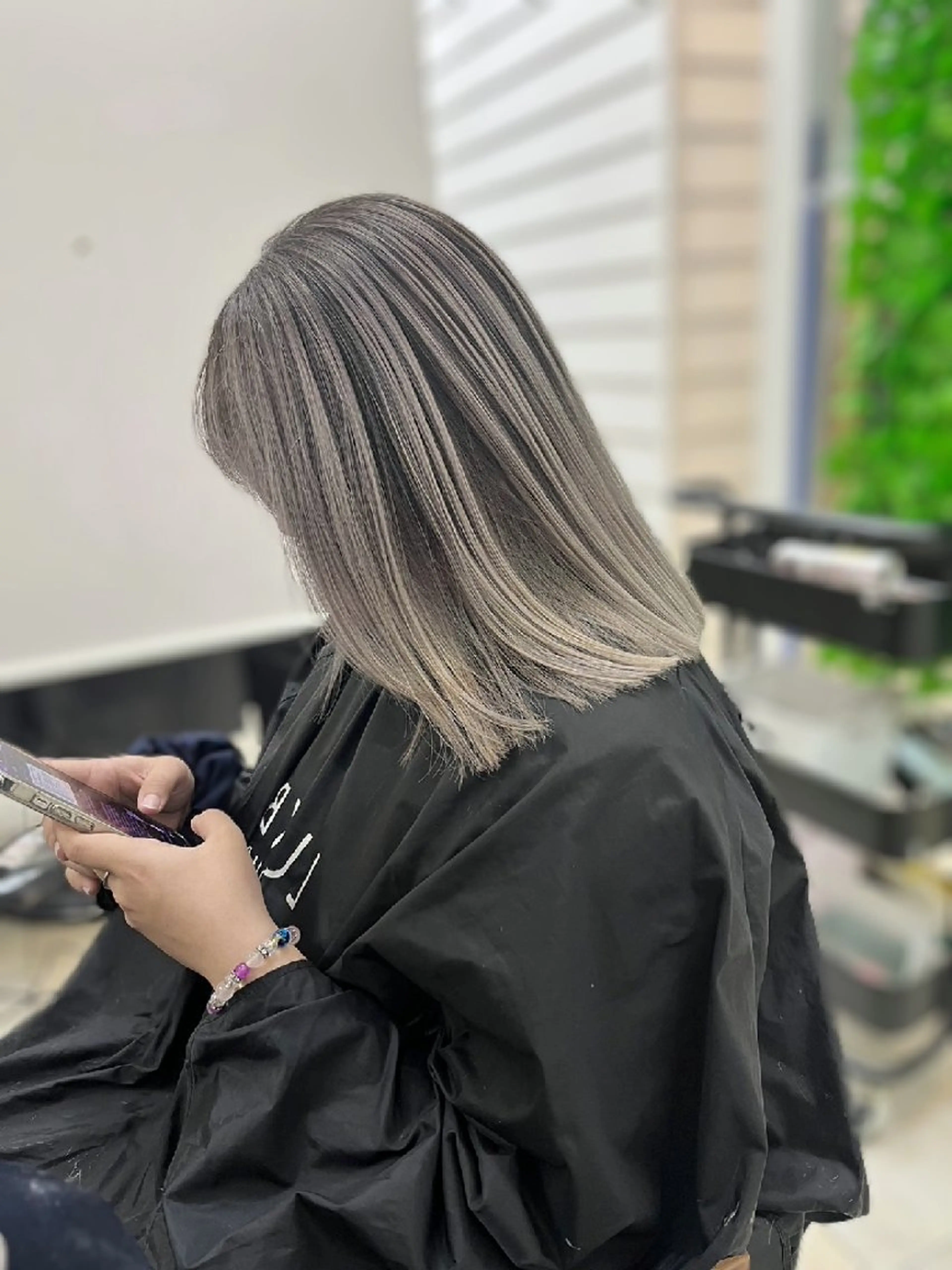 ミディアム カット ヘアカラー Maison所属・Maison 加部のヘアスタイル