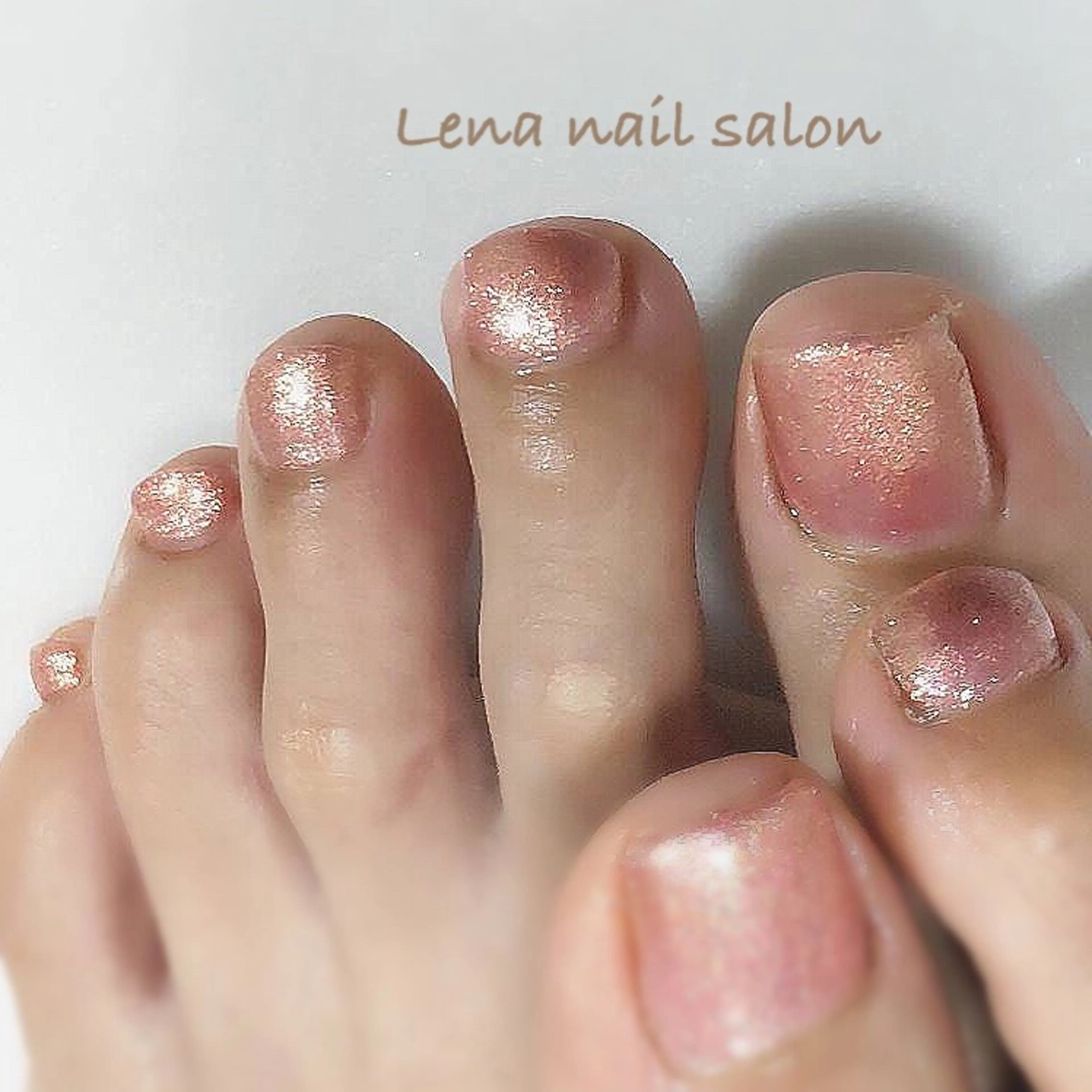 ネイル フットネイル ワンカラーネイル フットネイル 自爪育成ネイルケア Lena  nailのネイルデザイン