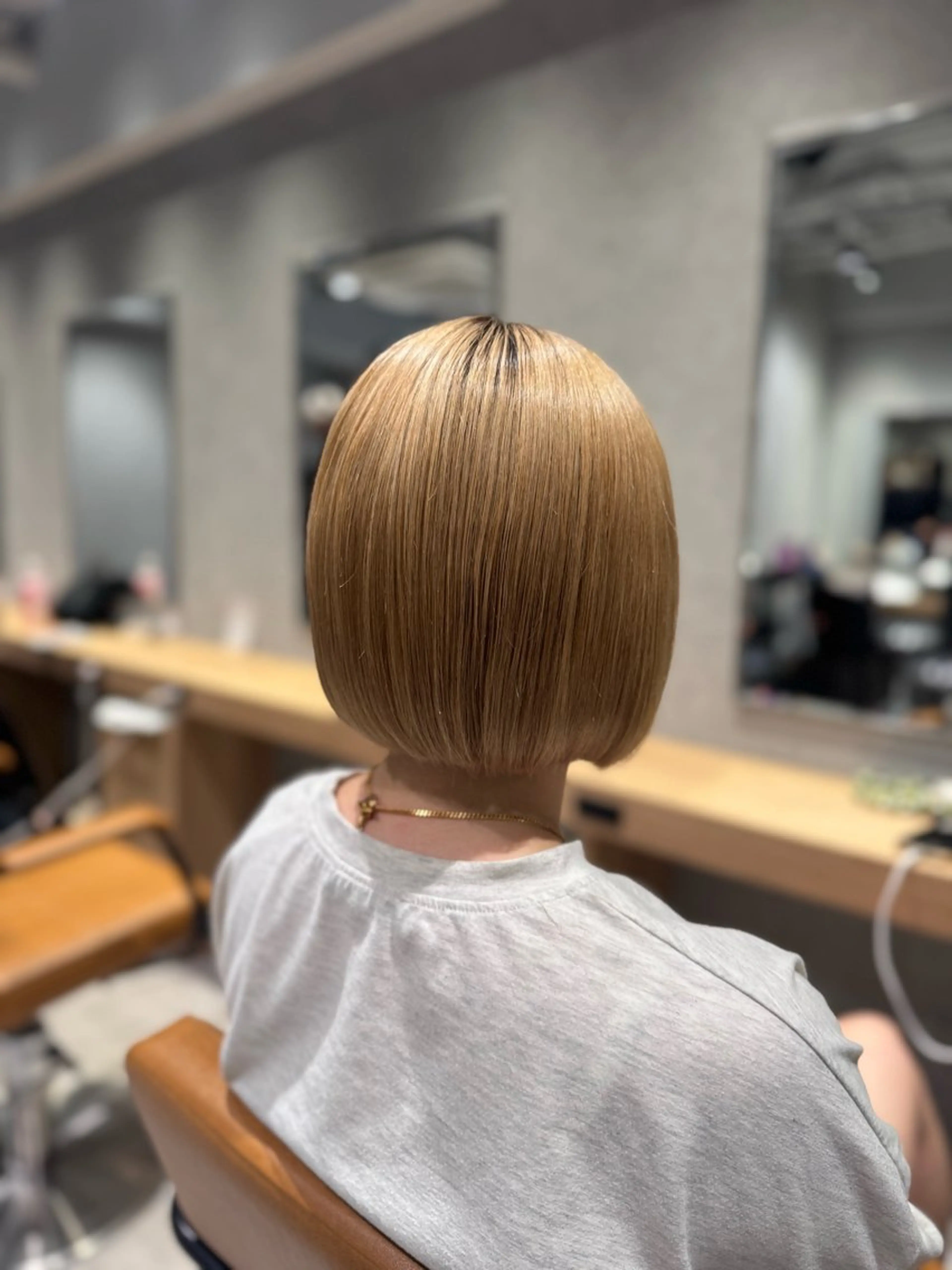 ミディアム カット ハイトーン/ピンク 🎀山岸 沙弥香のヘアスタイル