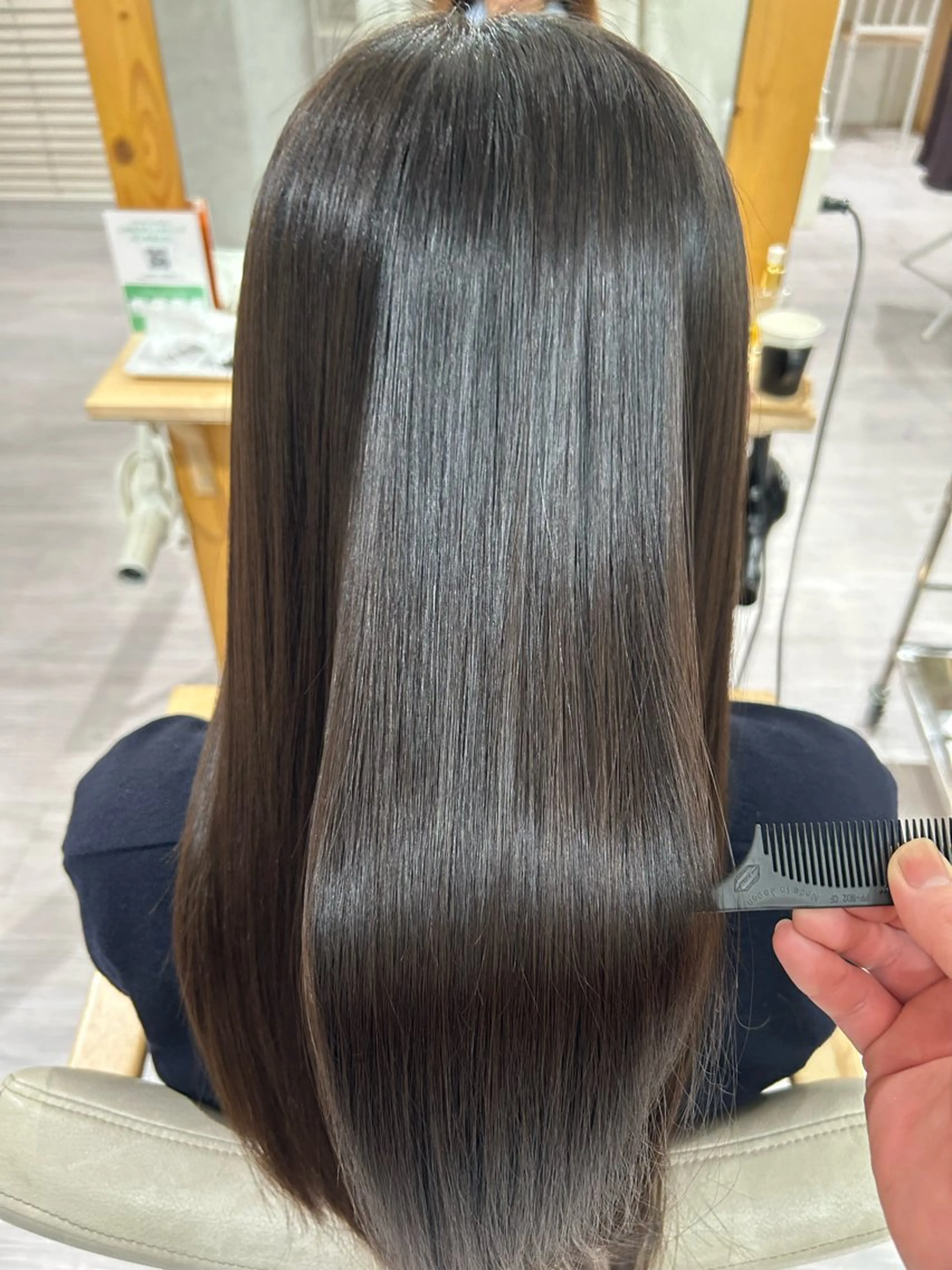 ロング オリーブ・赤み消し 💚MAKOTO💚のヘアスタイル